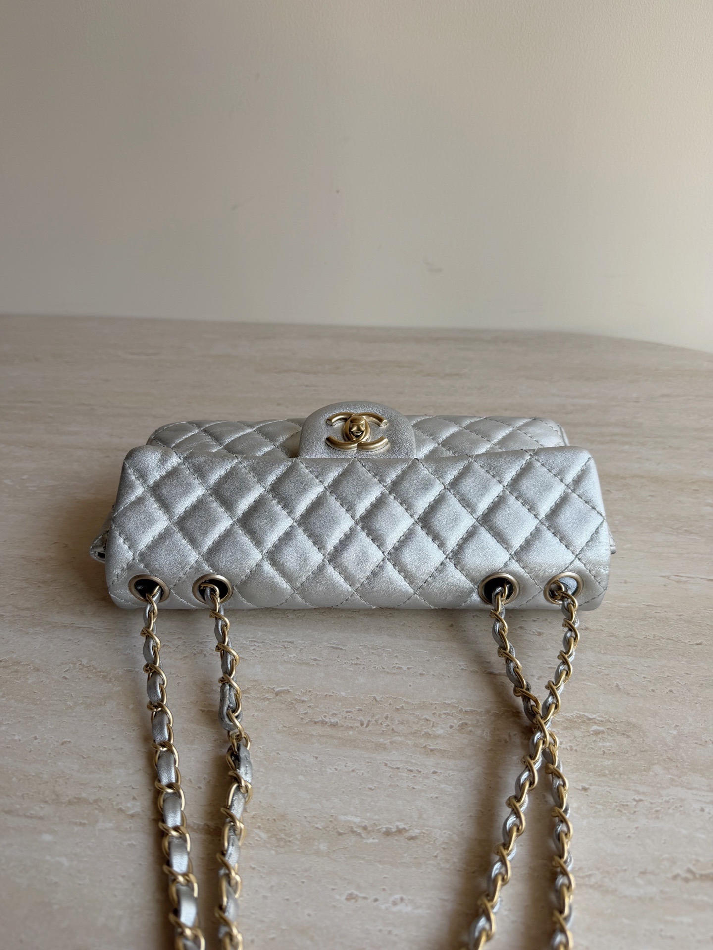 【預訂貨品】Chanel太空銀法棍包