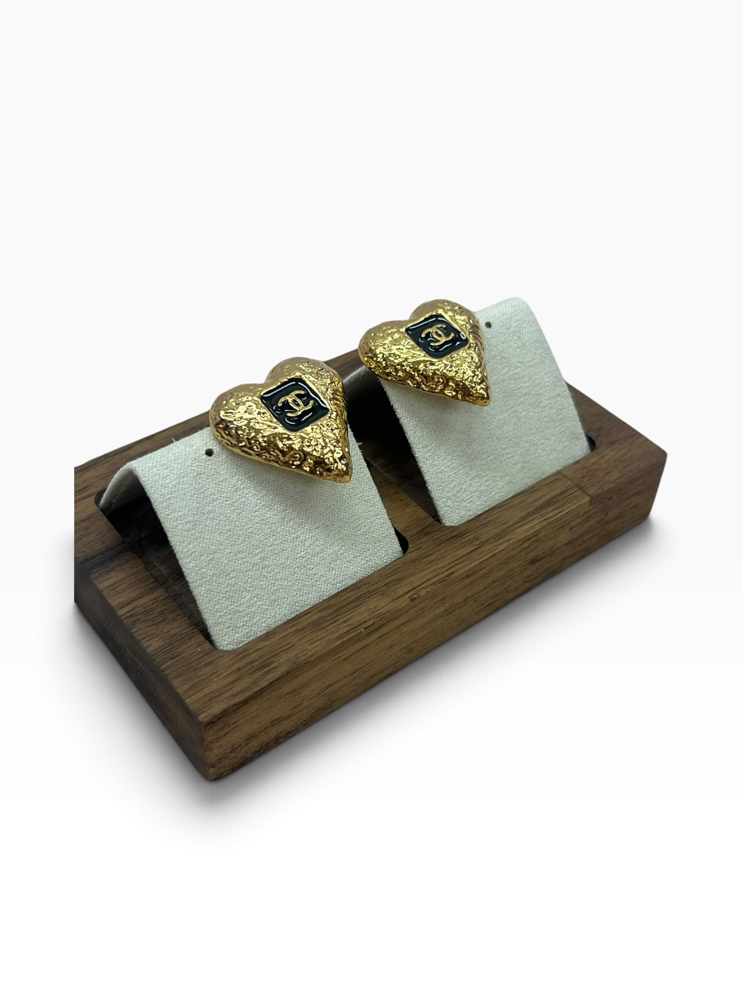 Pre-Owned CHANEL Heart Stud Earrings / Product Code: 100307