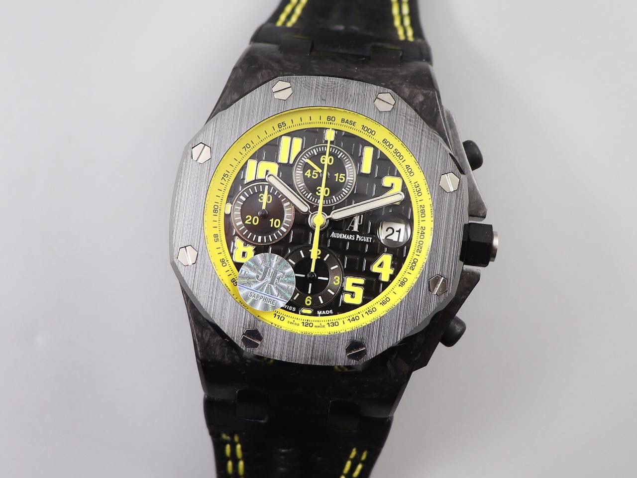 A P大黄蜂v2版，锻造碳壳套 陶瓷圈口 陶瓷后盖[得意] A P唯一一款陶瓷后盖的毒物 钛合金表扣 42毫米直径🔥💯