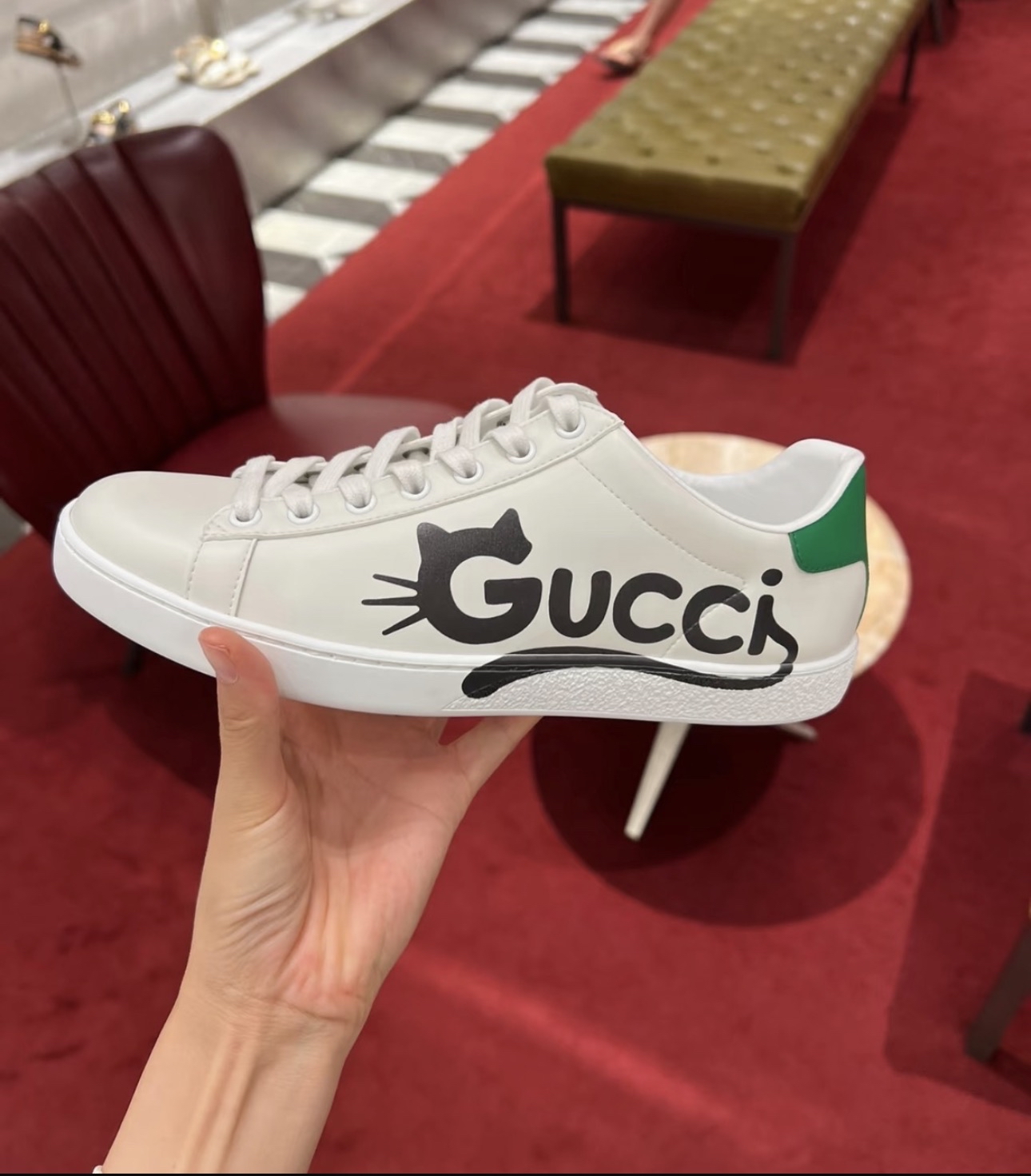 Gucci 貓造型圖案白色皮革運動鞋