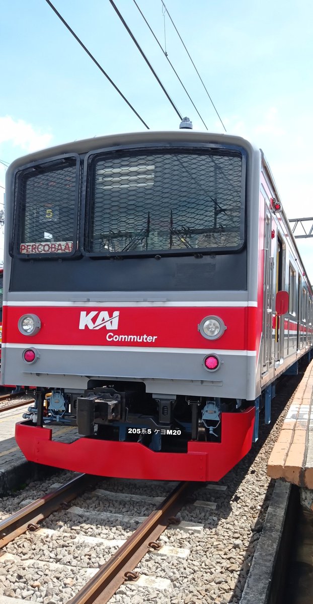 日本過埠印度尼西亞通勤列車 205 系列 （全編12節）
