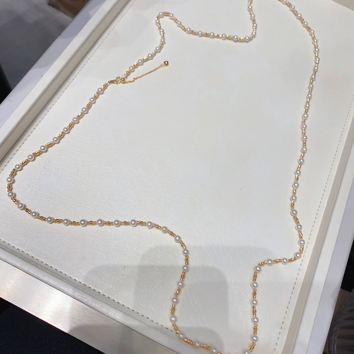 4-5mm正圓無瑕淡水 搭配純銀小隔珠 總長90cm  萬能鏈