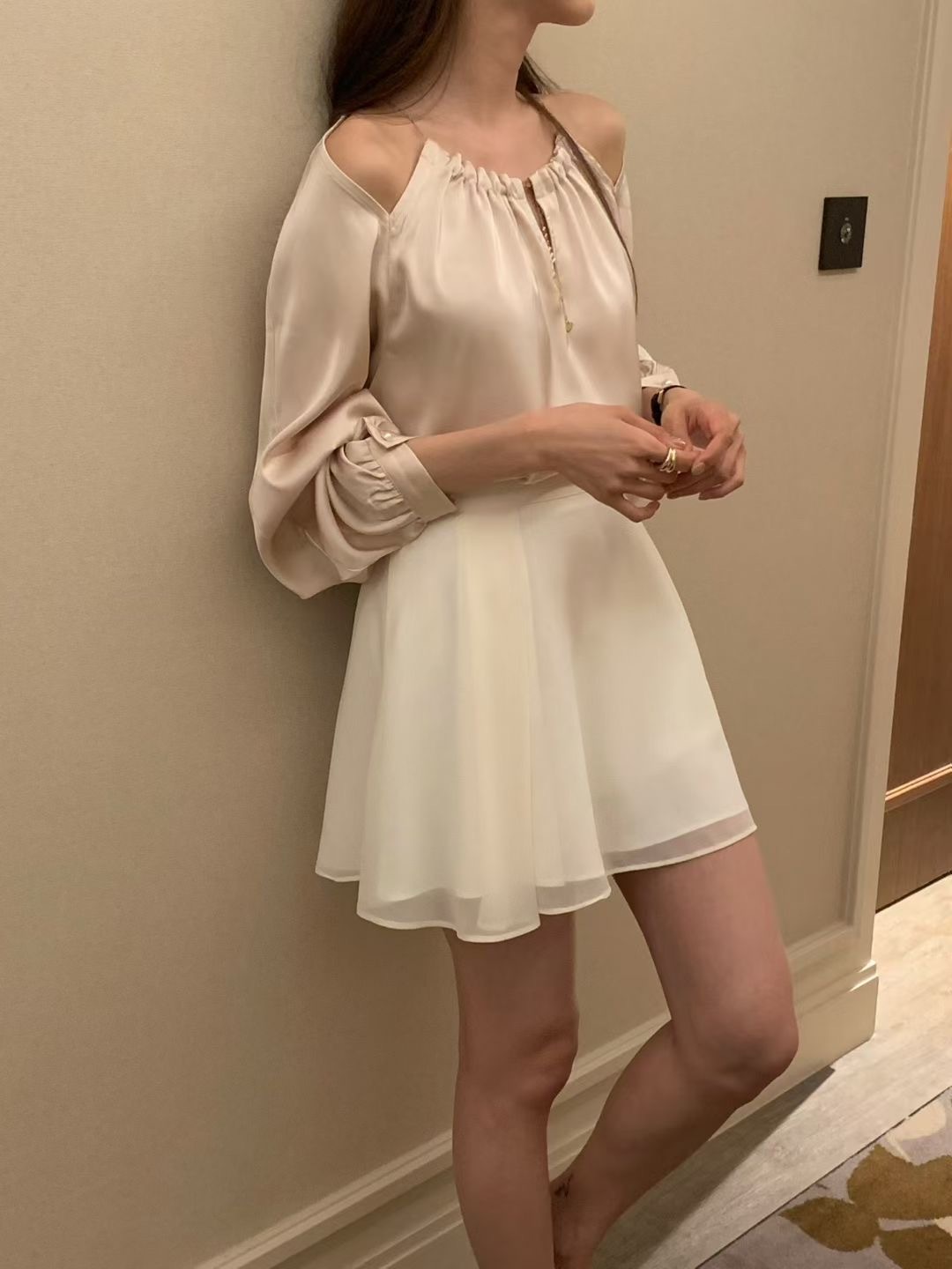 ✨Satin heart chain blouse