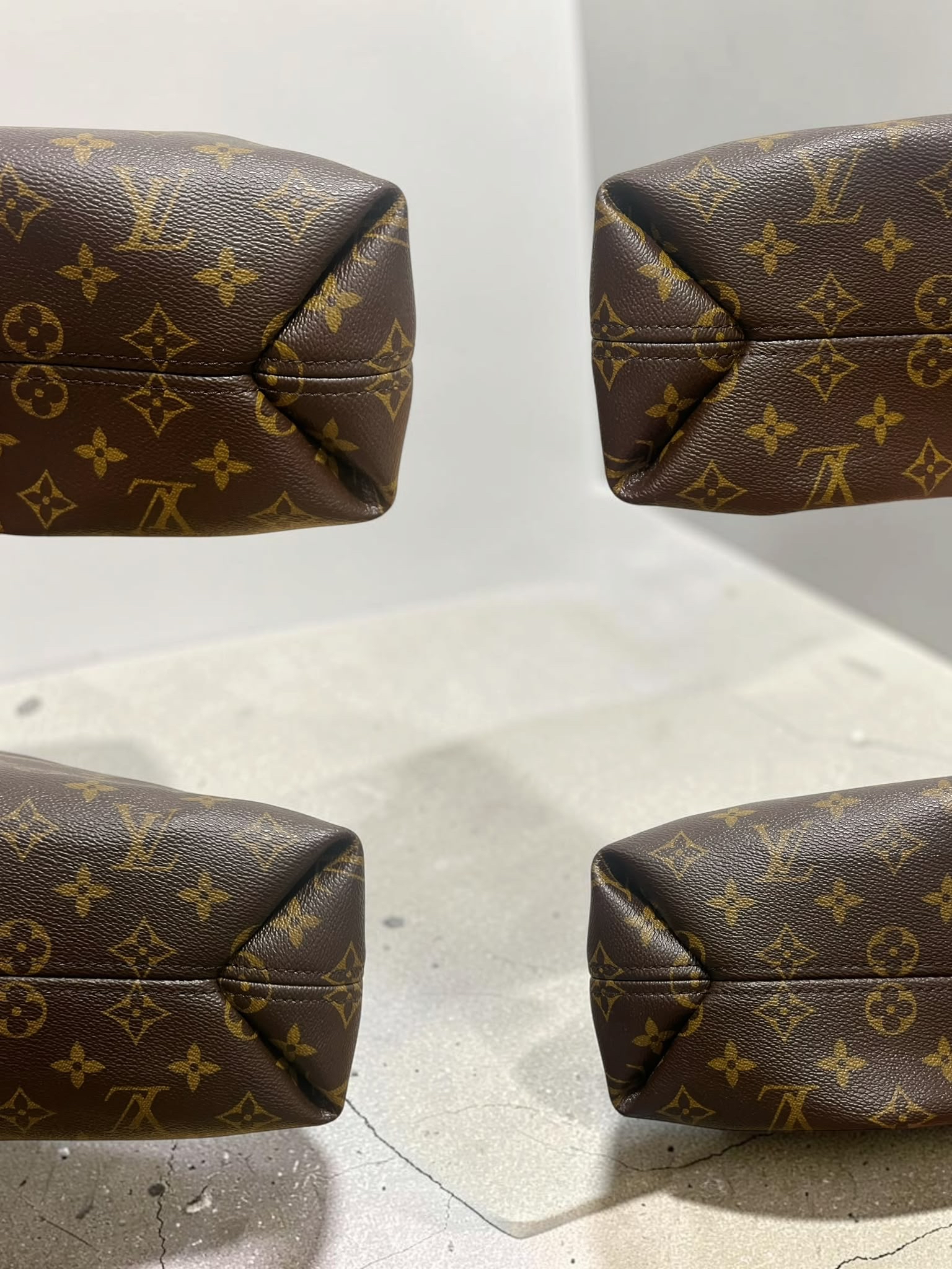 Lv sully pm hobo shoulder bag  100%Authentic, 95%New ✅Dust bag 