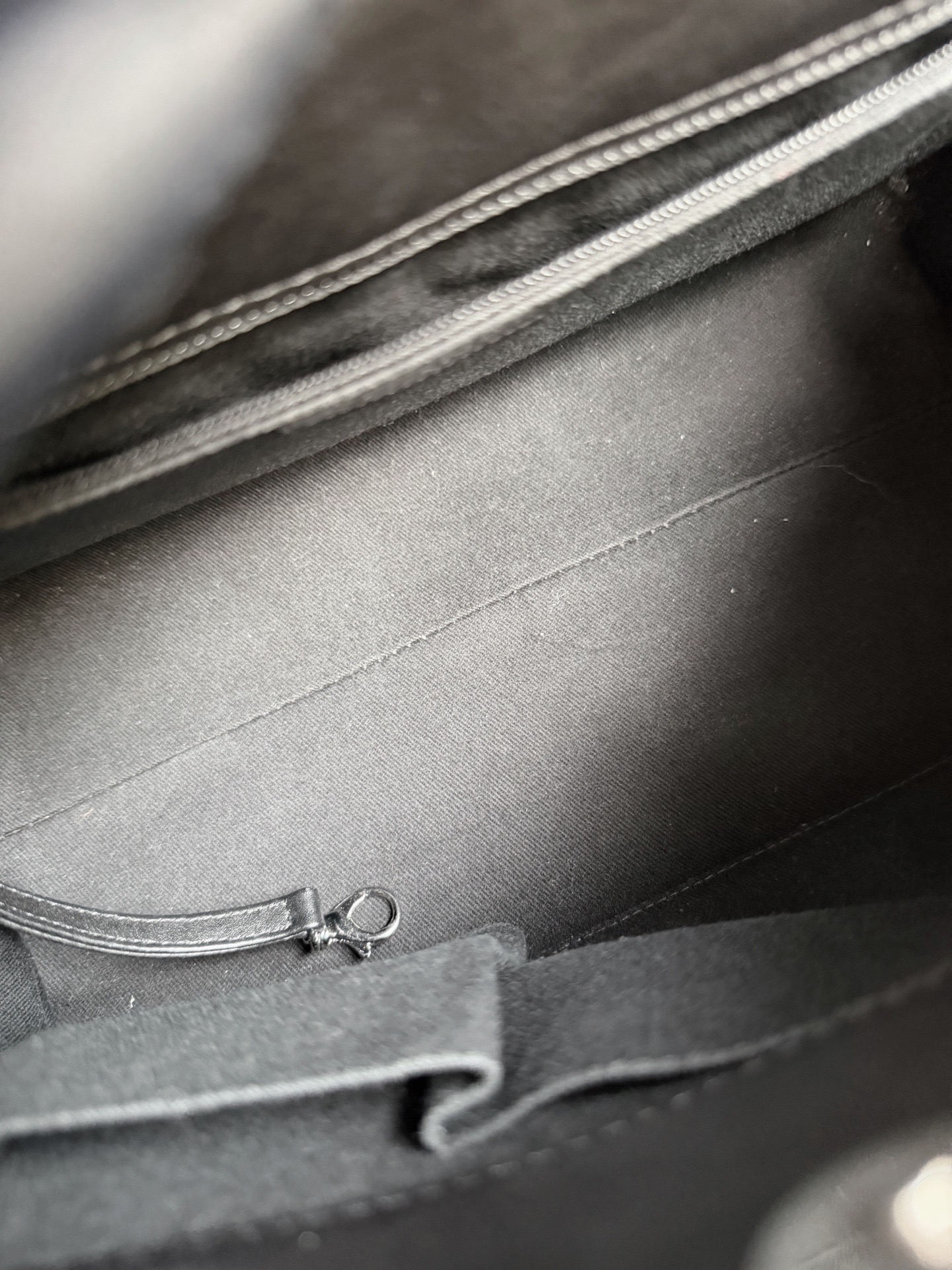 【預訂貨品】Chanel黑銀雙C tote bag