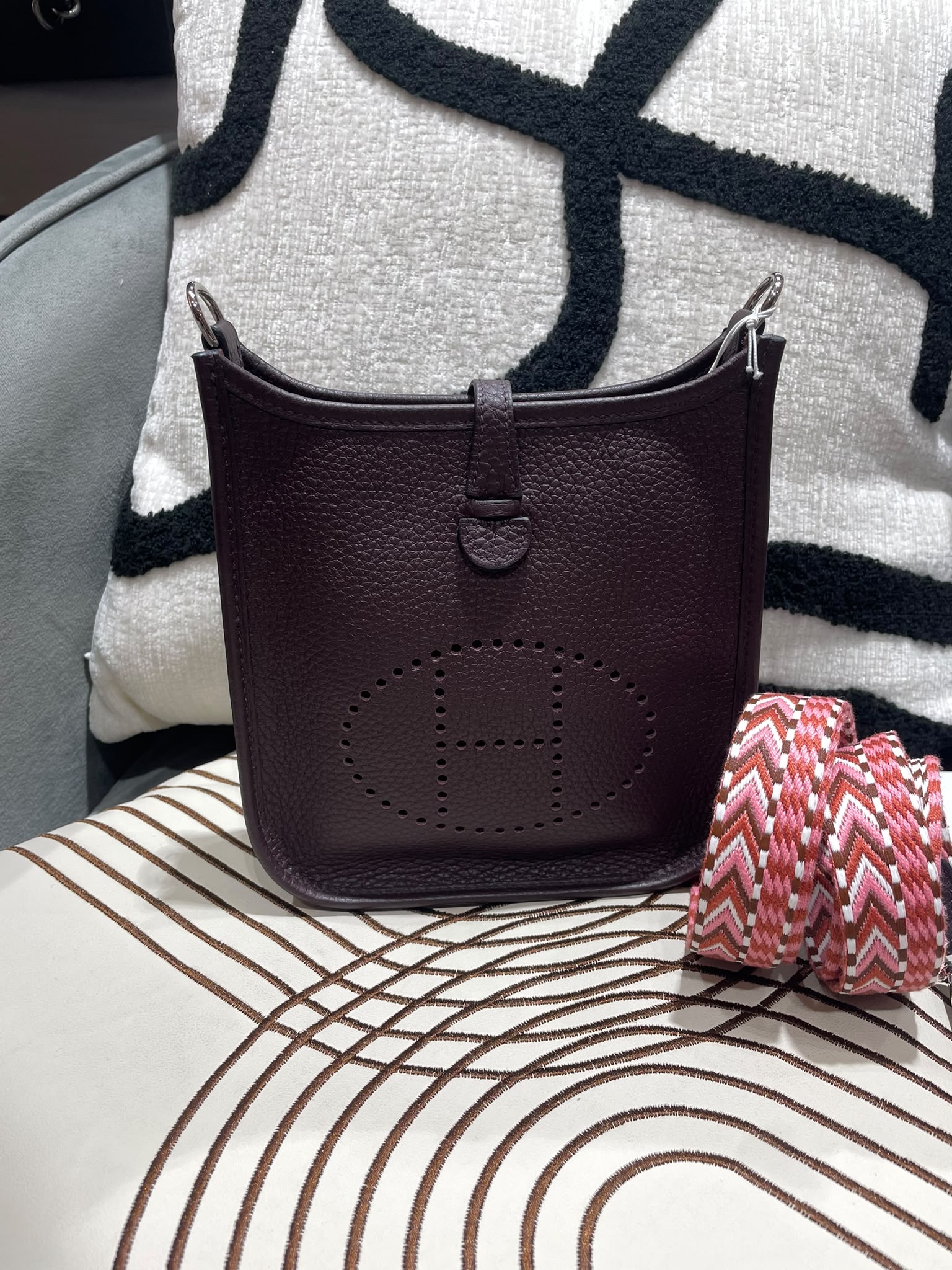 Hermes Mini Evelyne Stamp U 馬鞍紅編織帶 100%Authentic, 98%New ✅收據副本✅Dust bag 