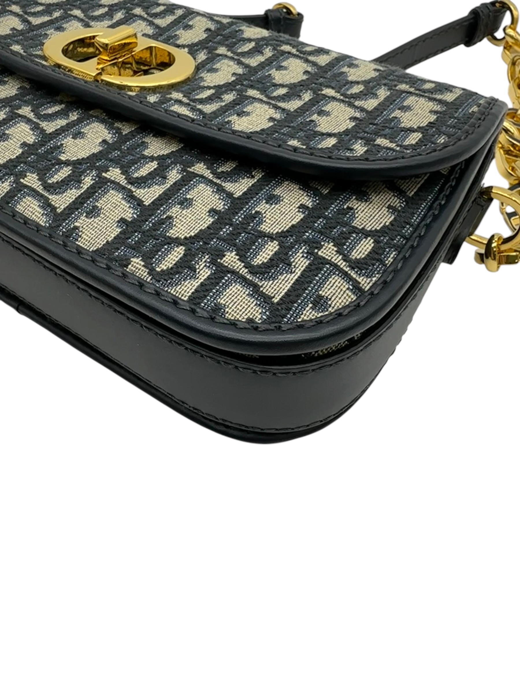 Pre-owned DIOR 30 Montaigne Avenue bag / Product Code: 070610