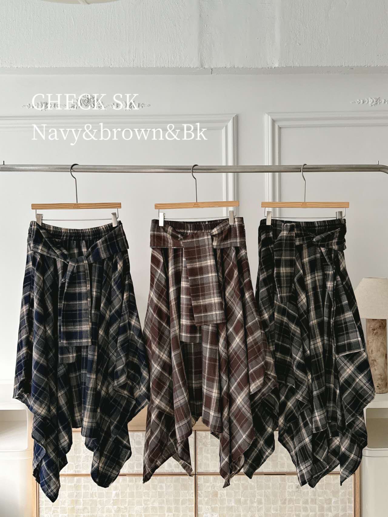 Free size 格仔不規則裙 
