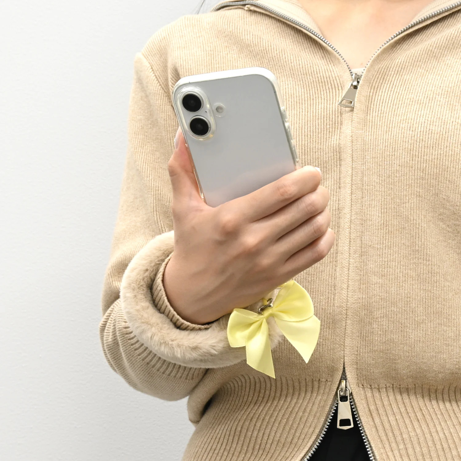 🎀【預訂】 Lil ala mode 毛毛電話手帶 Souffle 