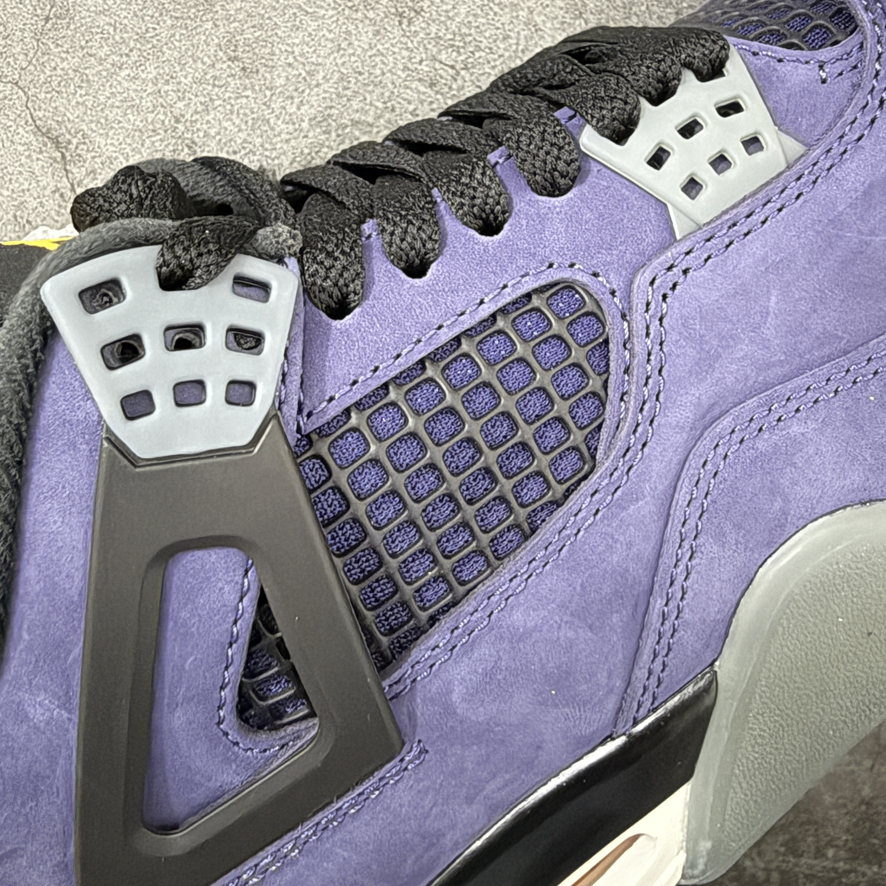 Air Jordan 4 Retro "Lakeshow" FV5029-500 
