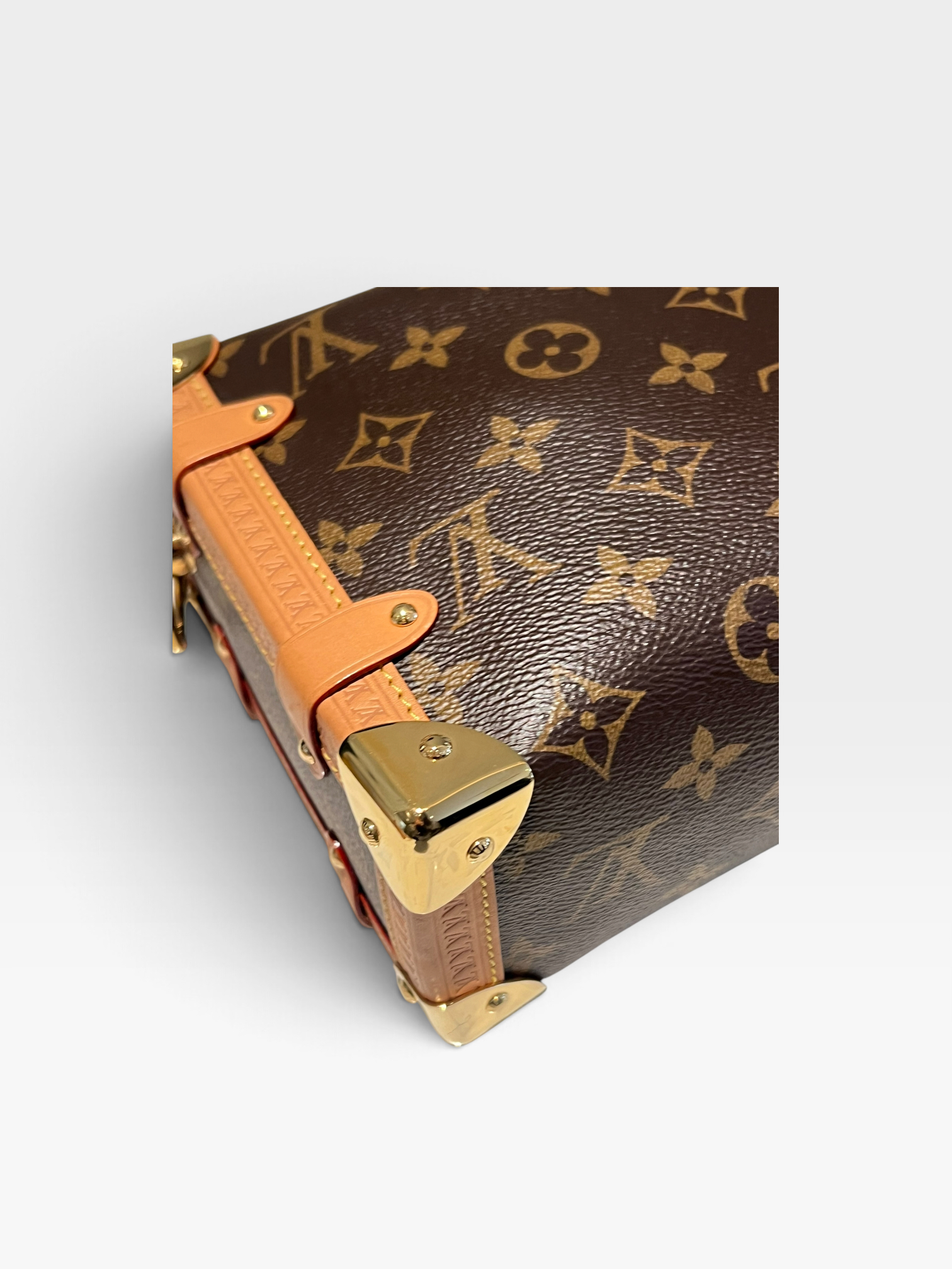 Pre-Owned LV Side Trunk Bag / Product Code: 091807