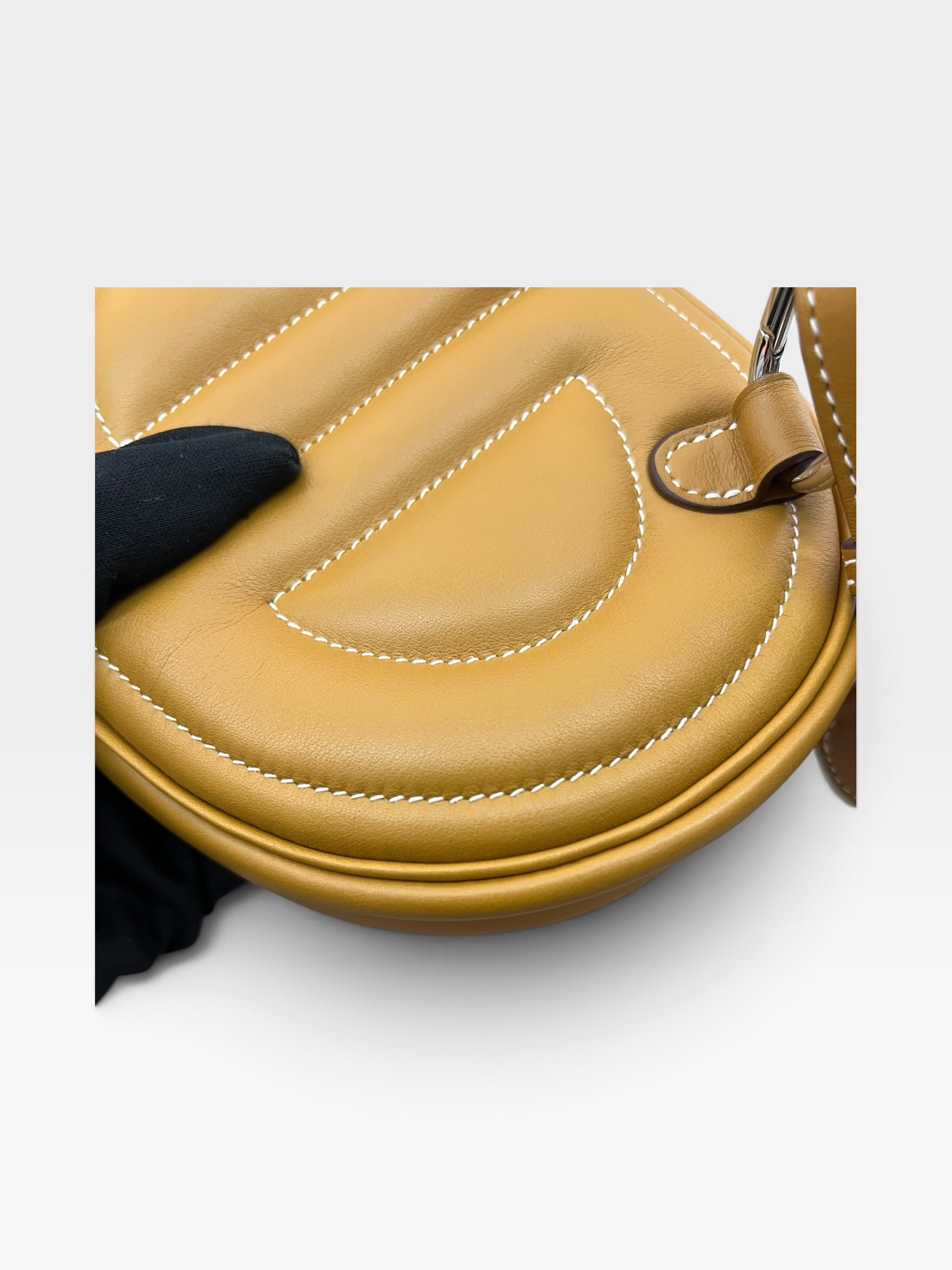 Pre-Owned Hermès In-the-Loop Belt Bag/ Stamp Y/ 102903