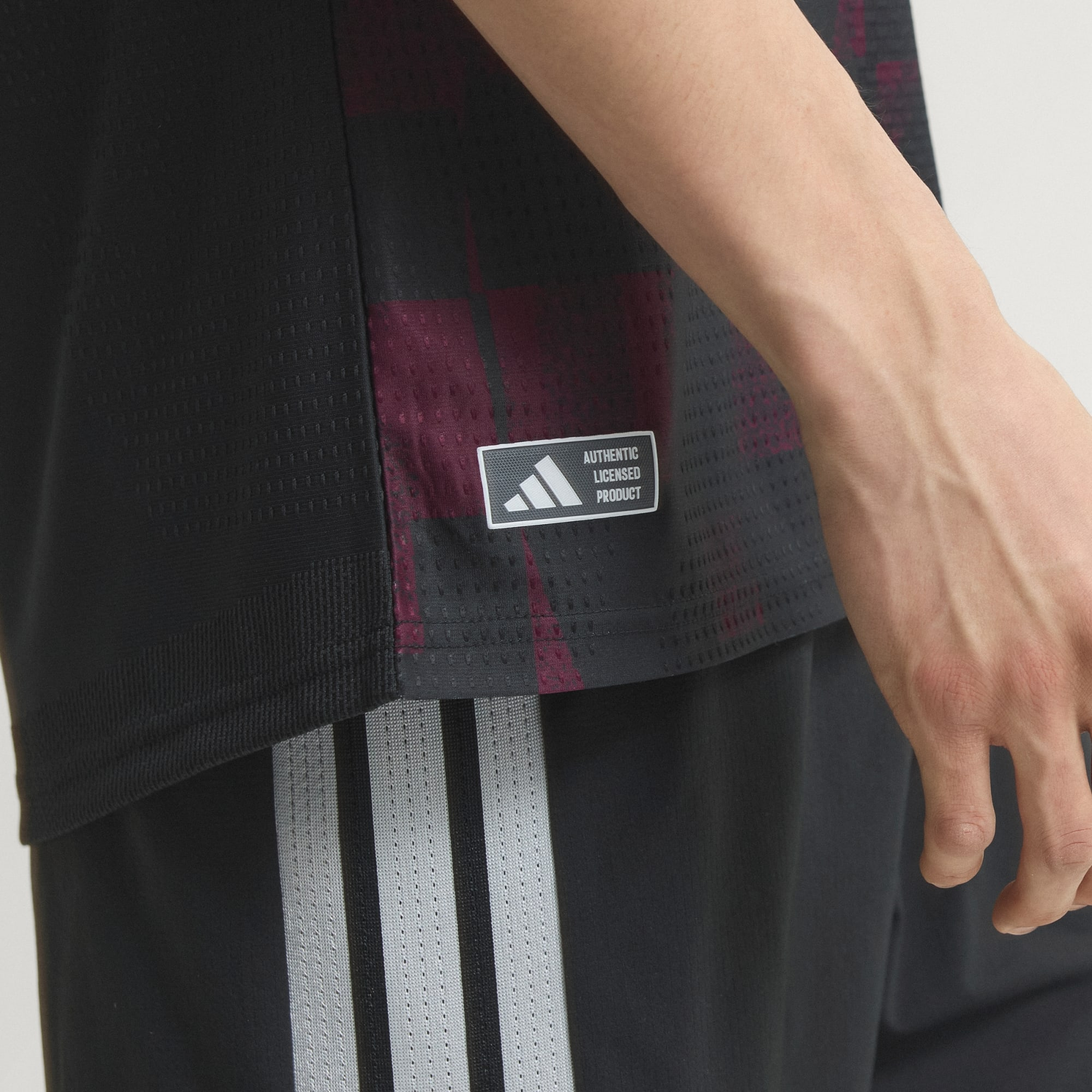 🚩Kop的旗海震撼 Adidas Liverpool 利物浦 2026-27 三客球員版球衣 (可加印字章) KA6858