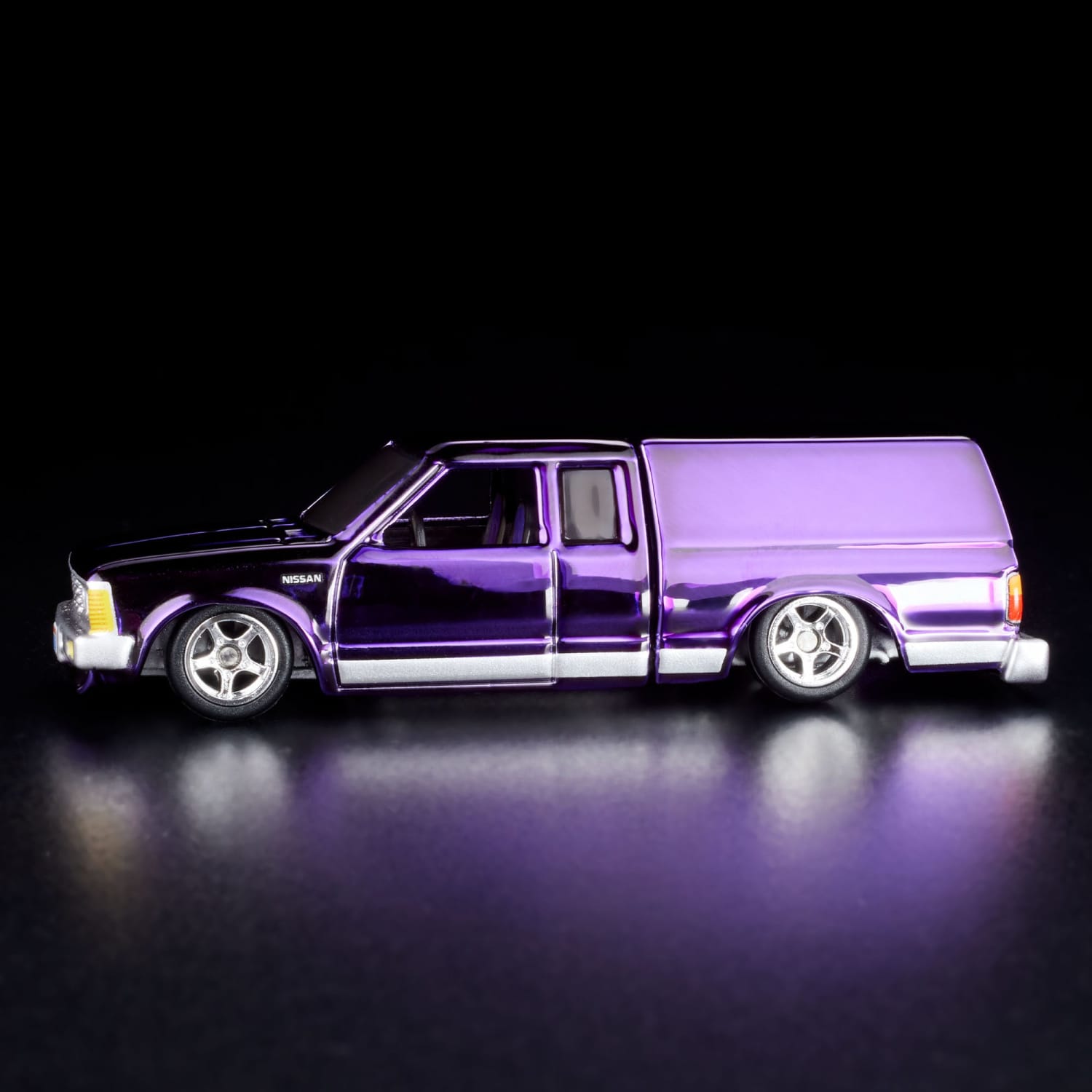 Hot Wheels RLC 1986 Nissan 720 King Cab Hotwheels Red Line Club