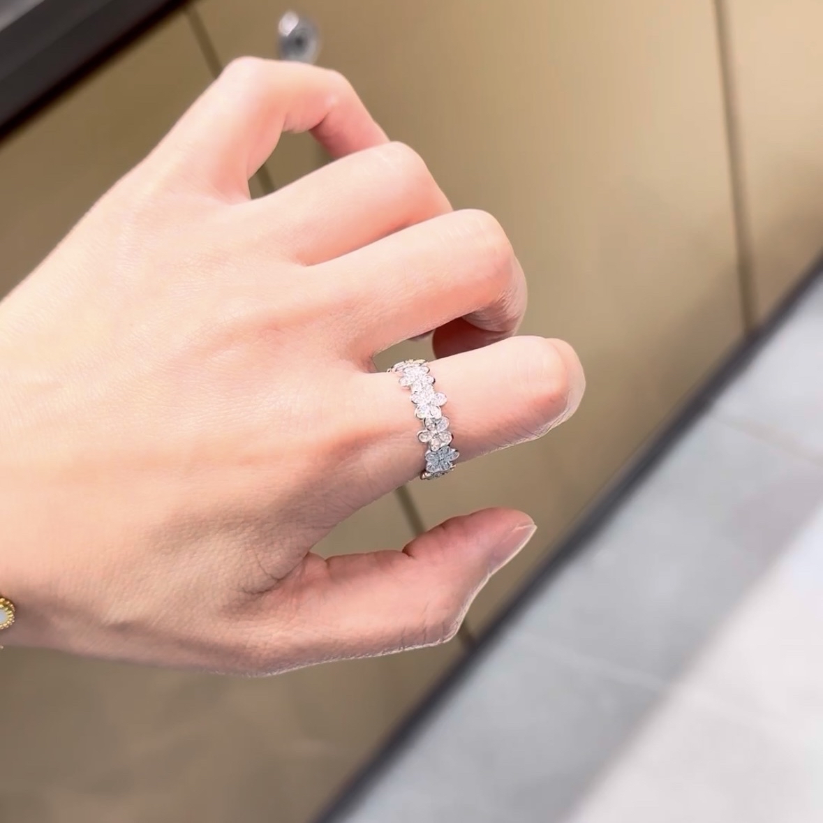 莫桑钻～戒指💍925银镶莫桑钻