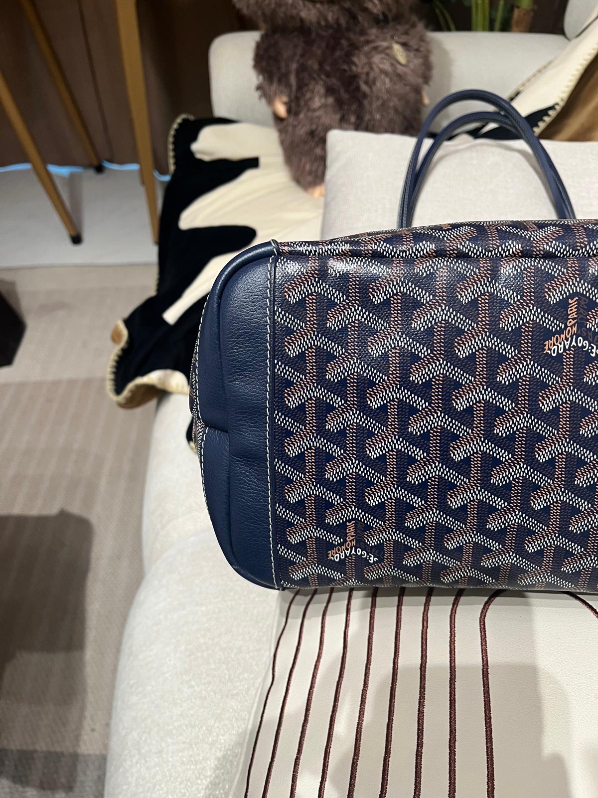 Goyard Artois MM Navy 100%Authentic, 95%New ✅Dust bag