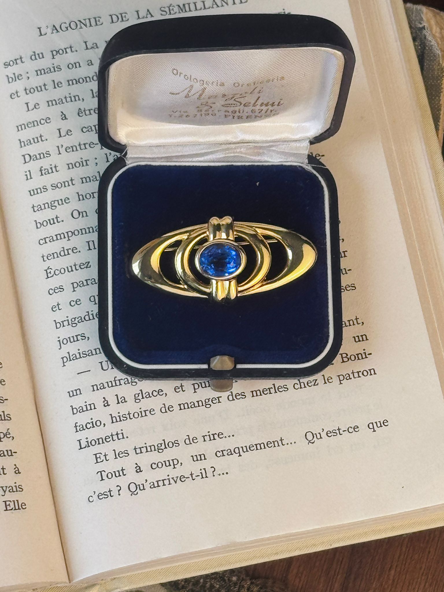 Vintage Royal Blue Glass Oval Shape Brooch (MT2589-15)