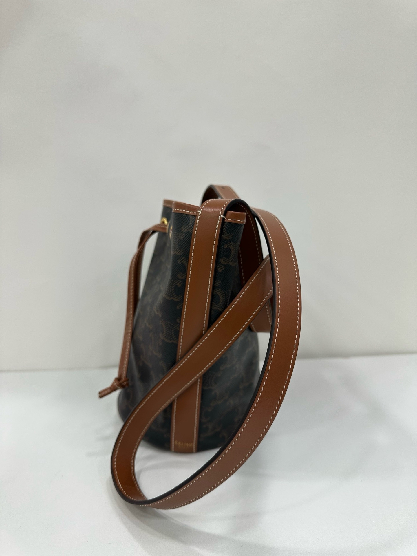 直播貨品 |  [1個-$100 2個-$300］E03