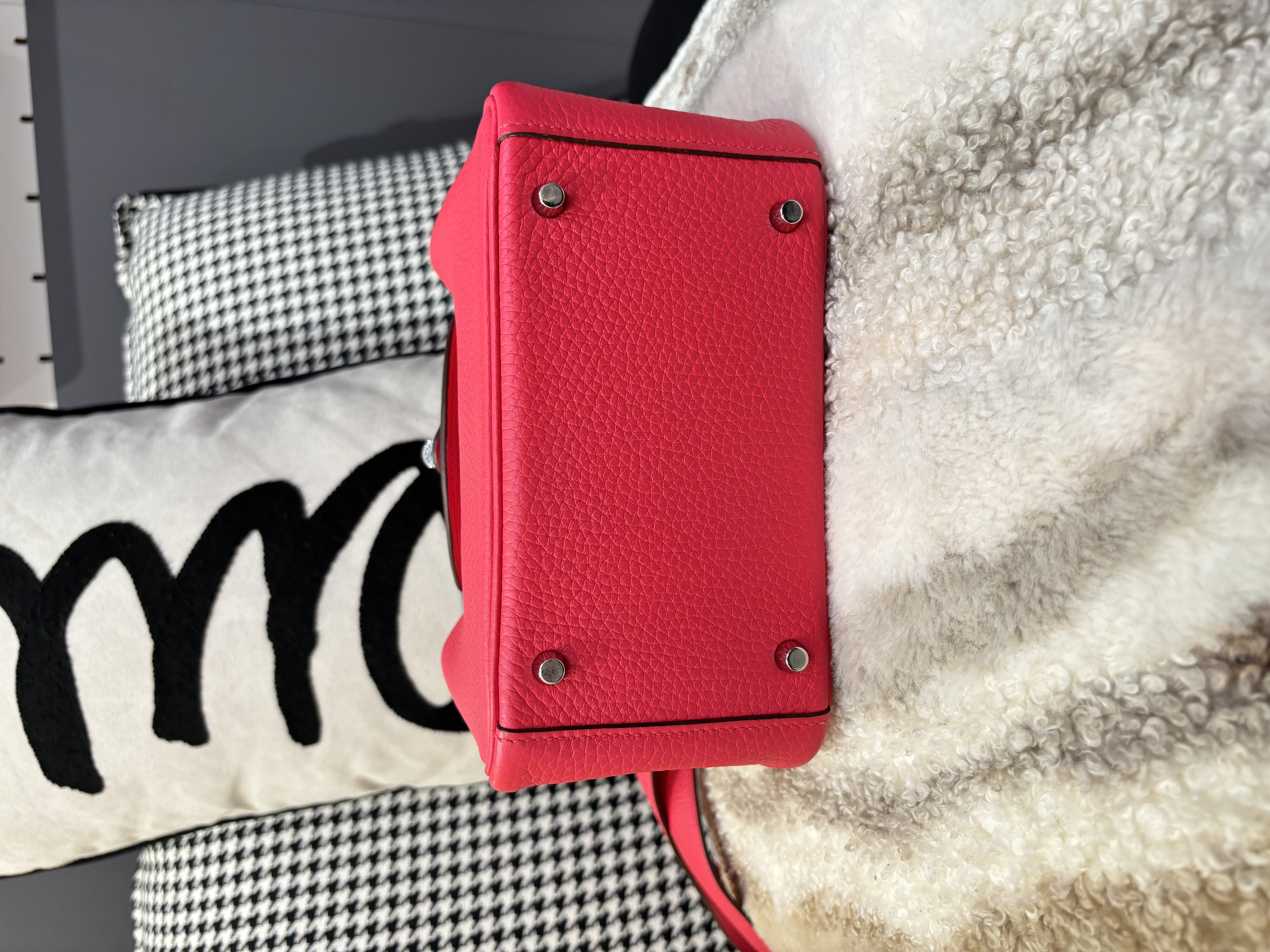 HERMES MINI LINDY ,STAMP Y, ROSE EXTREME CLEMENCE 100%Authentic ,99%new閑置品 ✅專門店收據✅dust bag ✅盒