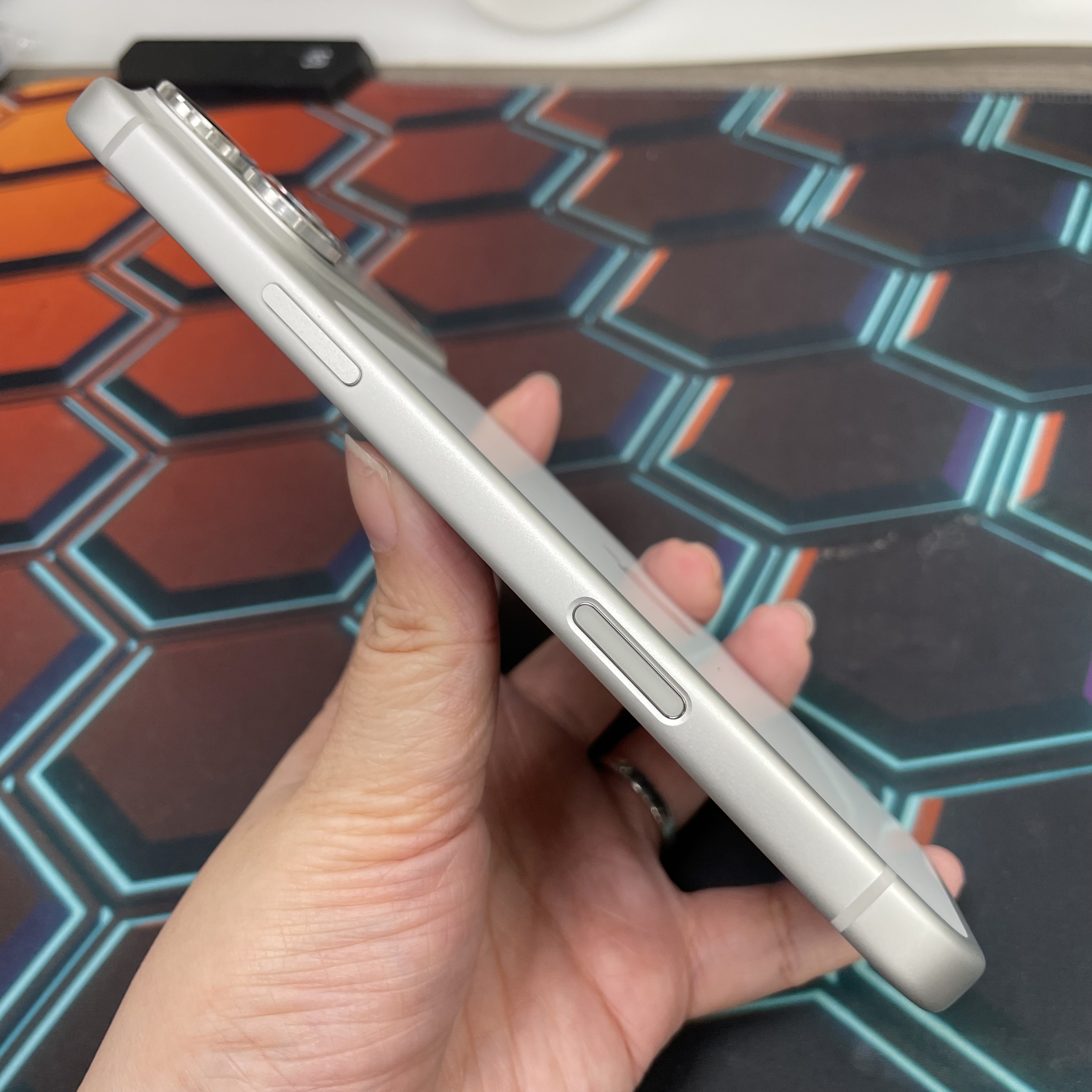 *8054 17 pro max 256GB 完美機 電100 銀色 sliver