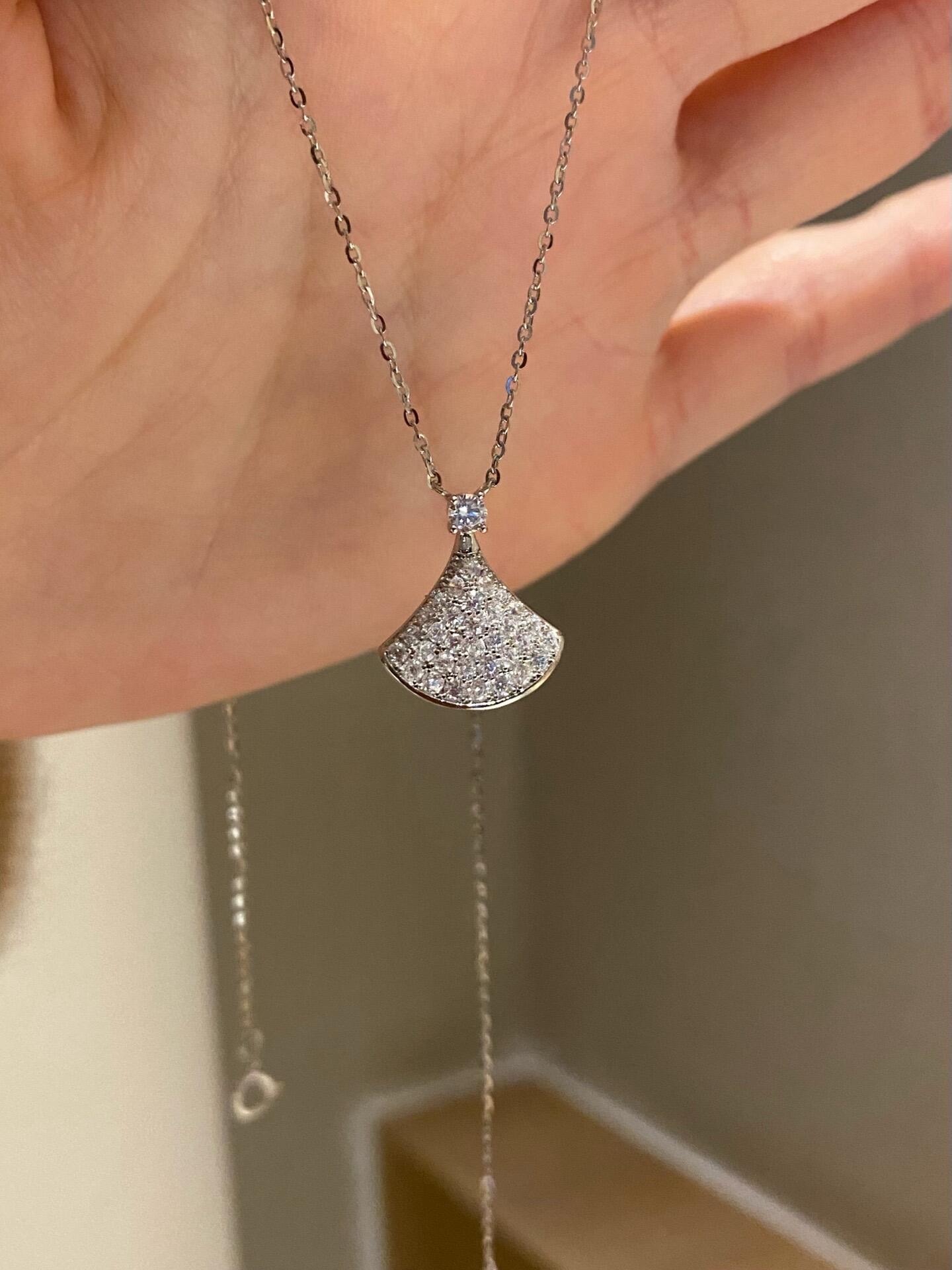 闪闪小扇子项链