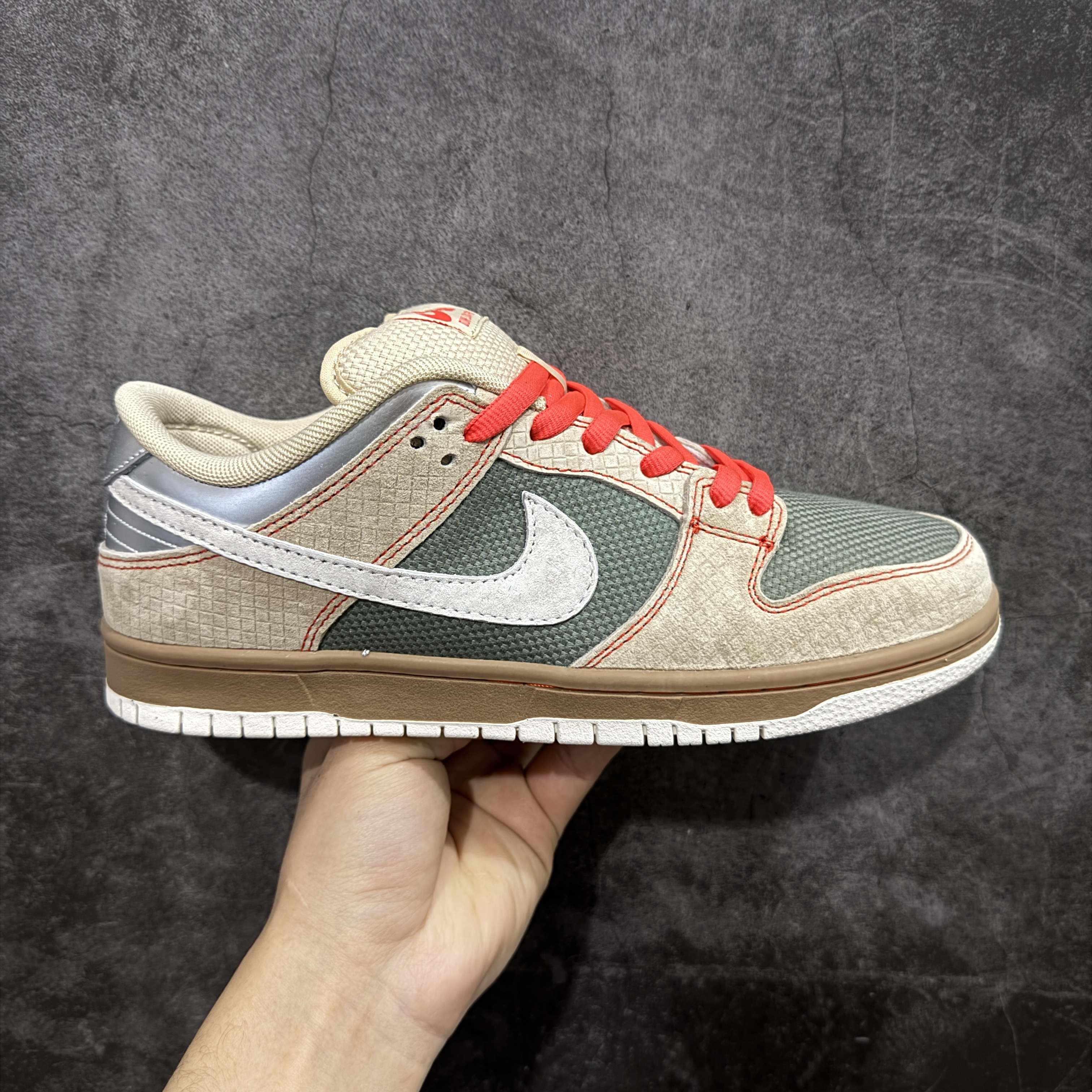 Nike SB Dunk Low Pro "Som Tum" IB6206-701