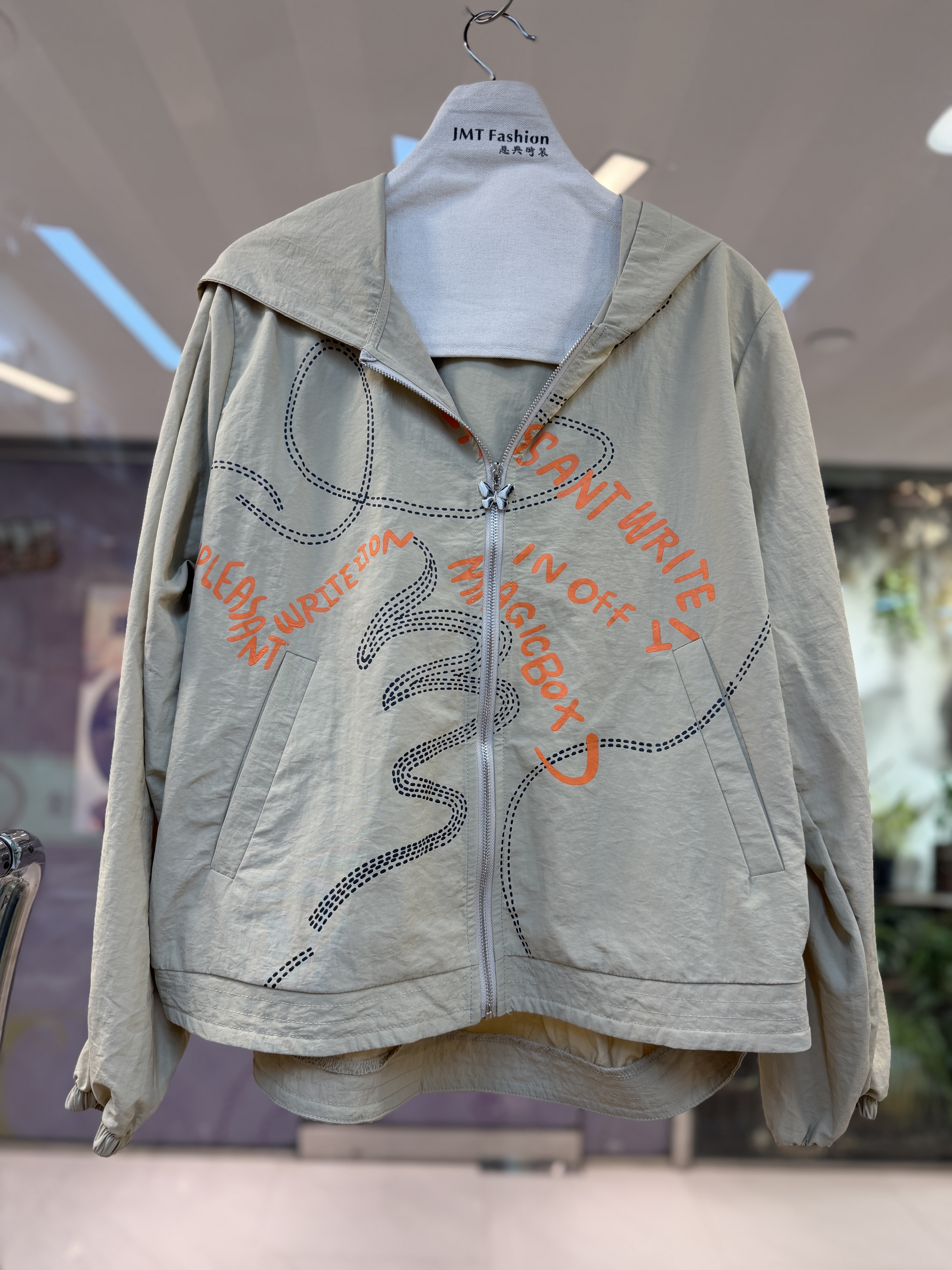 連帽外套  M269 416830310