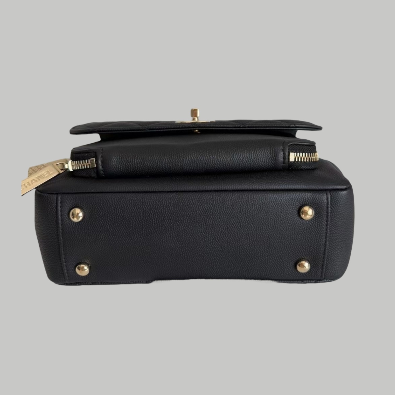 Chanel  Caviar Business Affinty 23cm