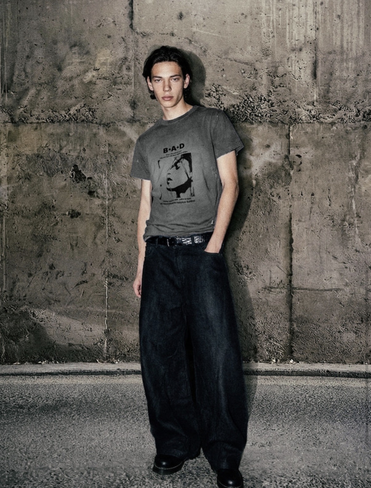 BADBLOOD[w-tee26-144] H.B.B. Short Sleeve T-Shirt – Charcoal