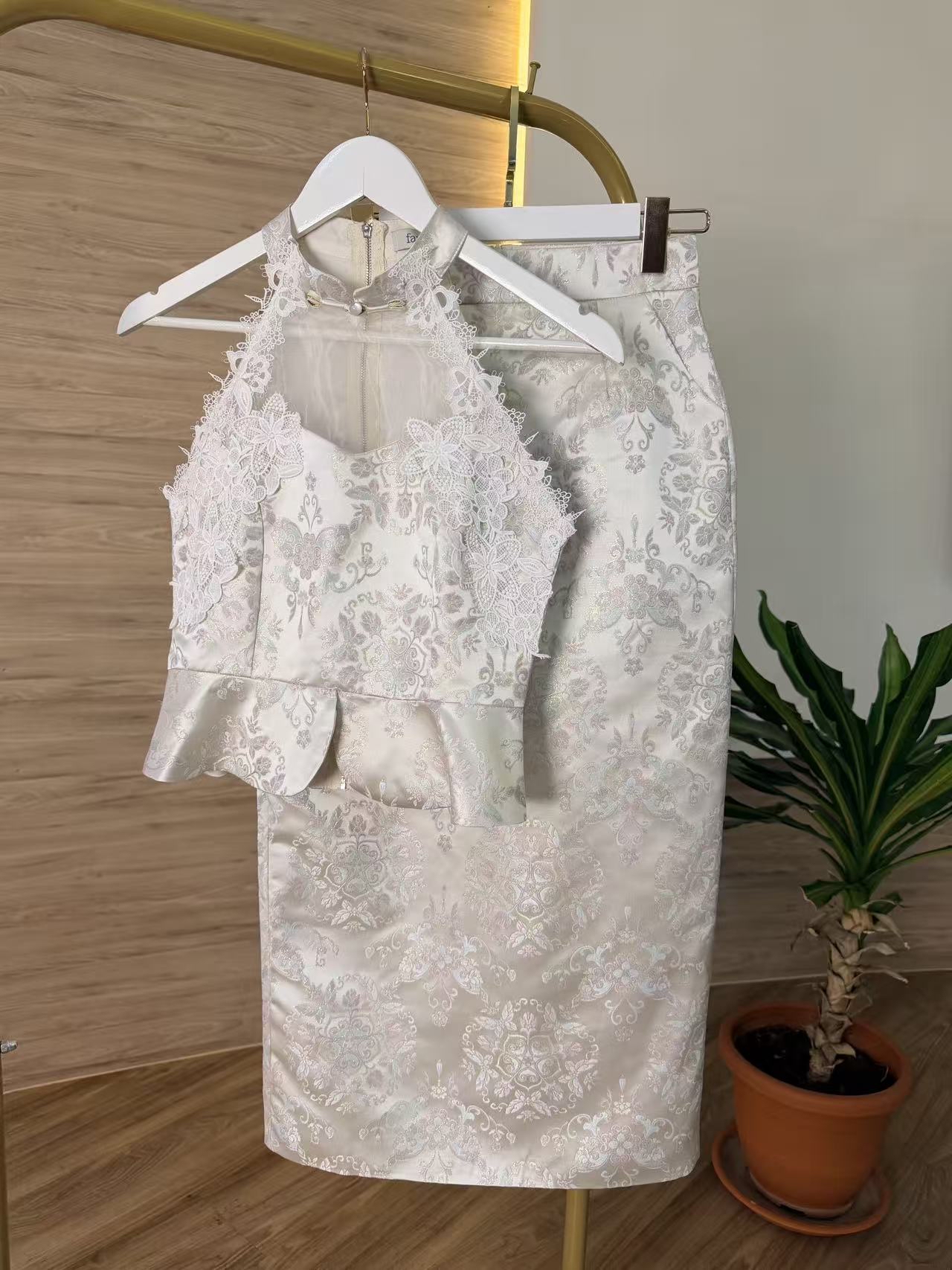 Ivory Empress Set Wear
