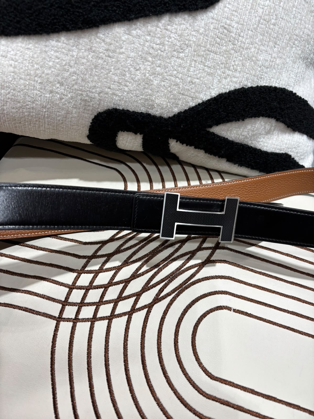 Hermes H belt SIZE 95 牛皮雙面皮帶  100%Authentic, 95%New