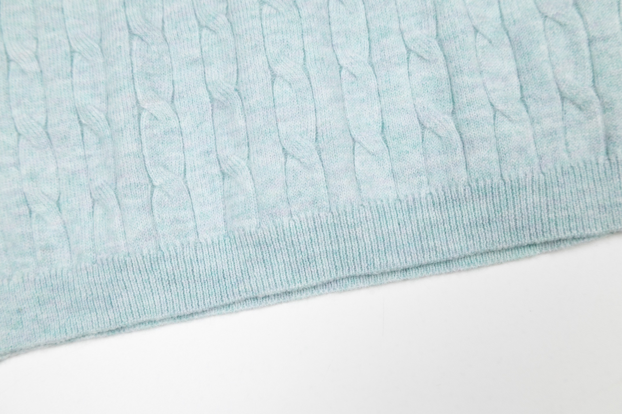 Mardi Mercredi Flower Embroidery Cable Short Sleeve Knit