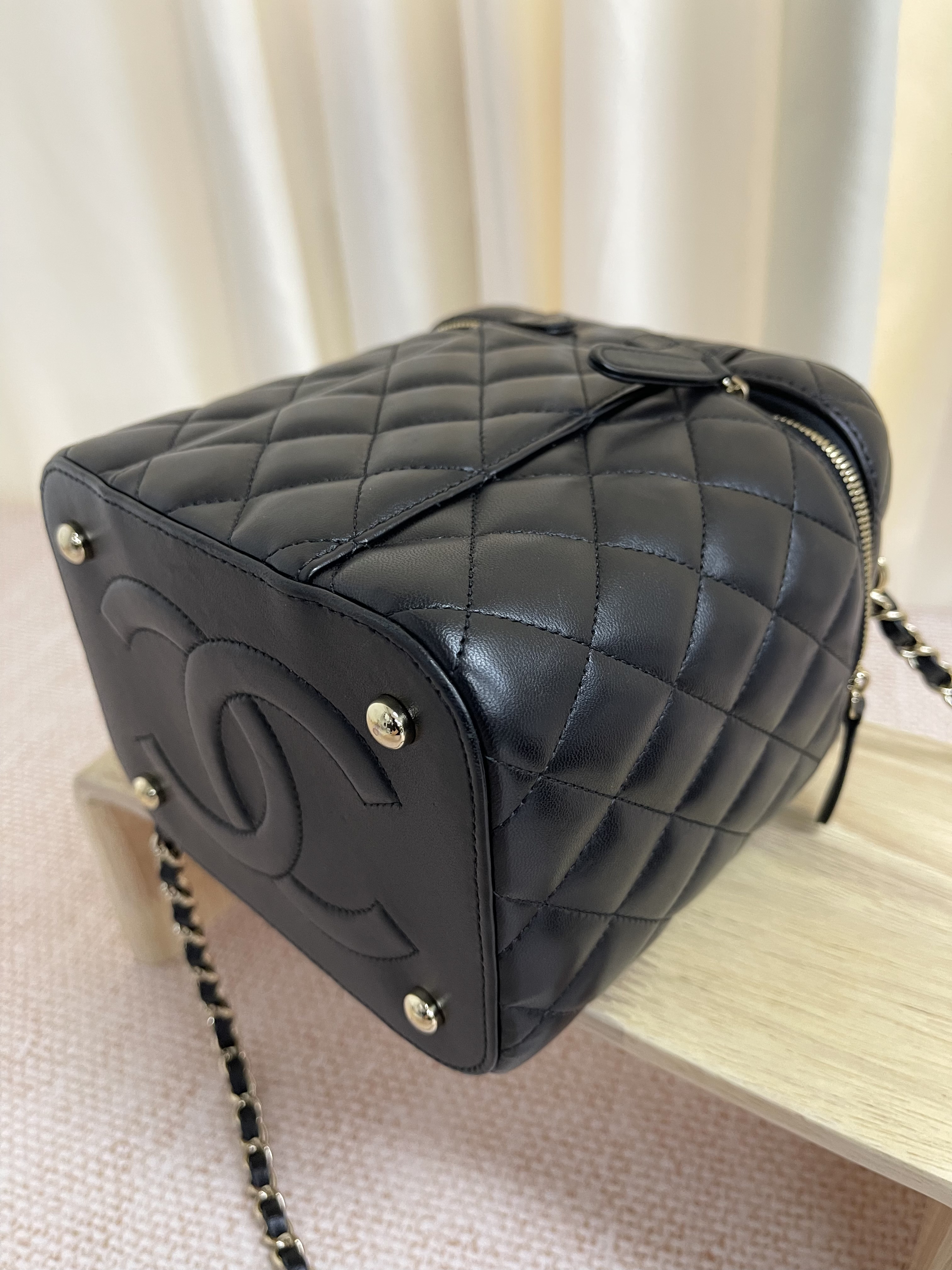 Pre-owned Chanel vanity case / 26NY101
