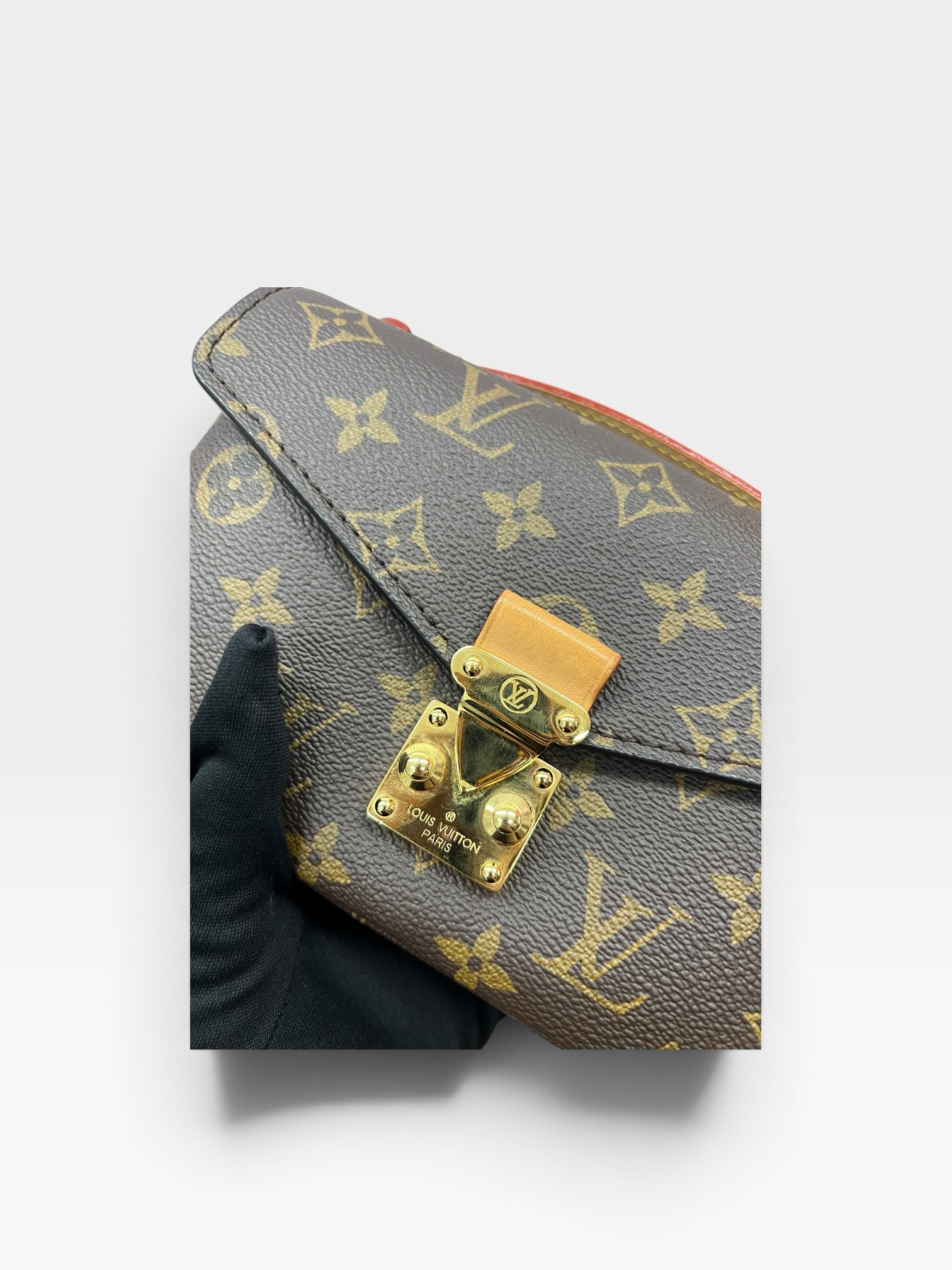Pre-Owned Louis Vuitton Pochette Monogram /Product Code: 102710