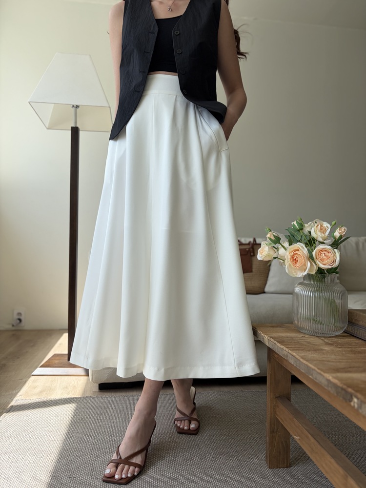 Minimal Buttoned Vest (Black)