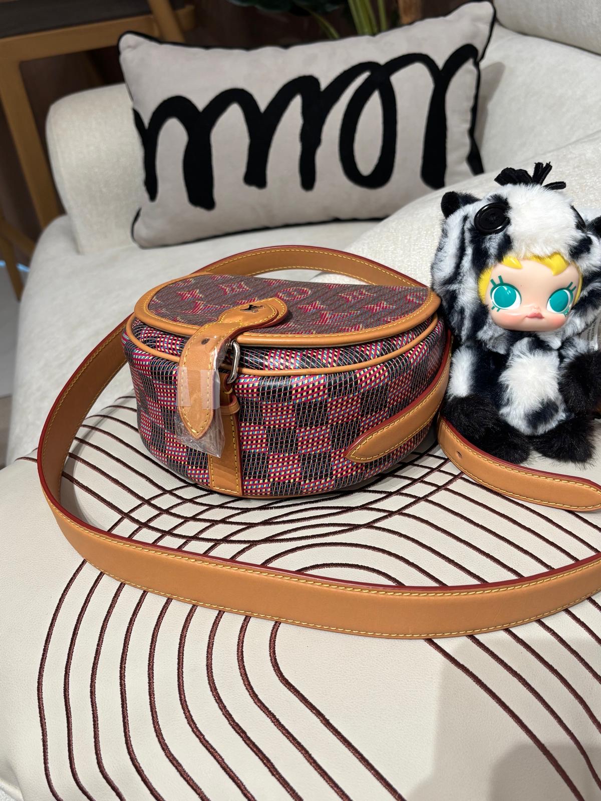 Lv tambourine 限量版 limited edition  100%Authentic ,unused ✅dust bag✅booklet✅box