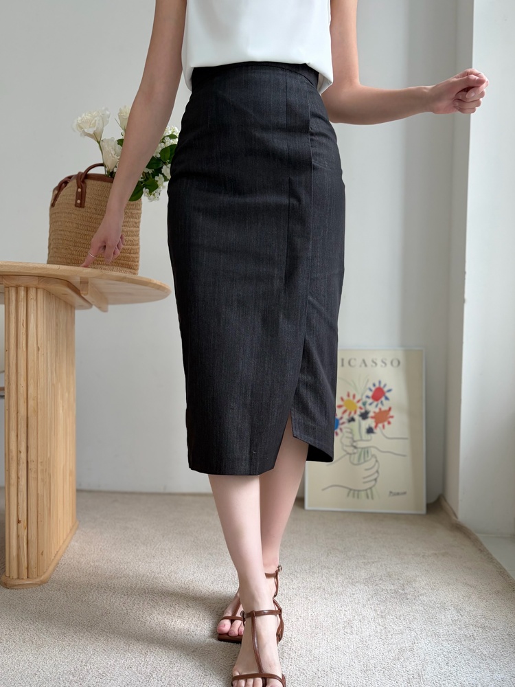 Front Slit Pencil Skirt (Black)