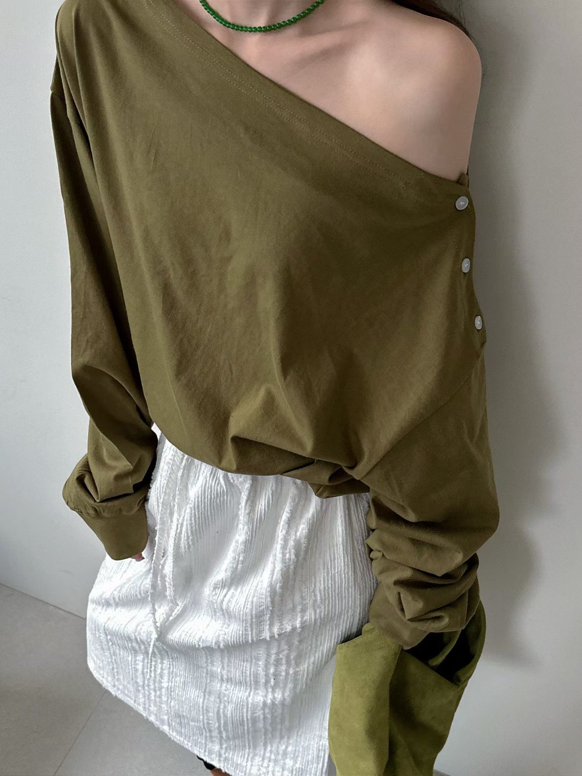 221540 斜膊有鈕長袖Tee