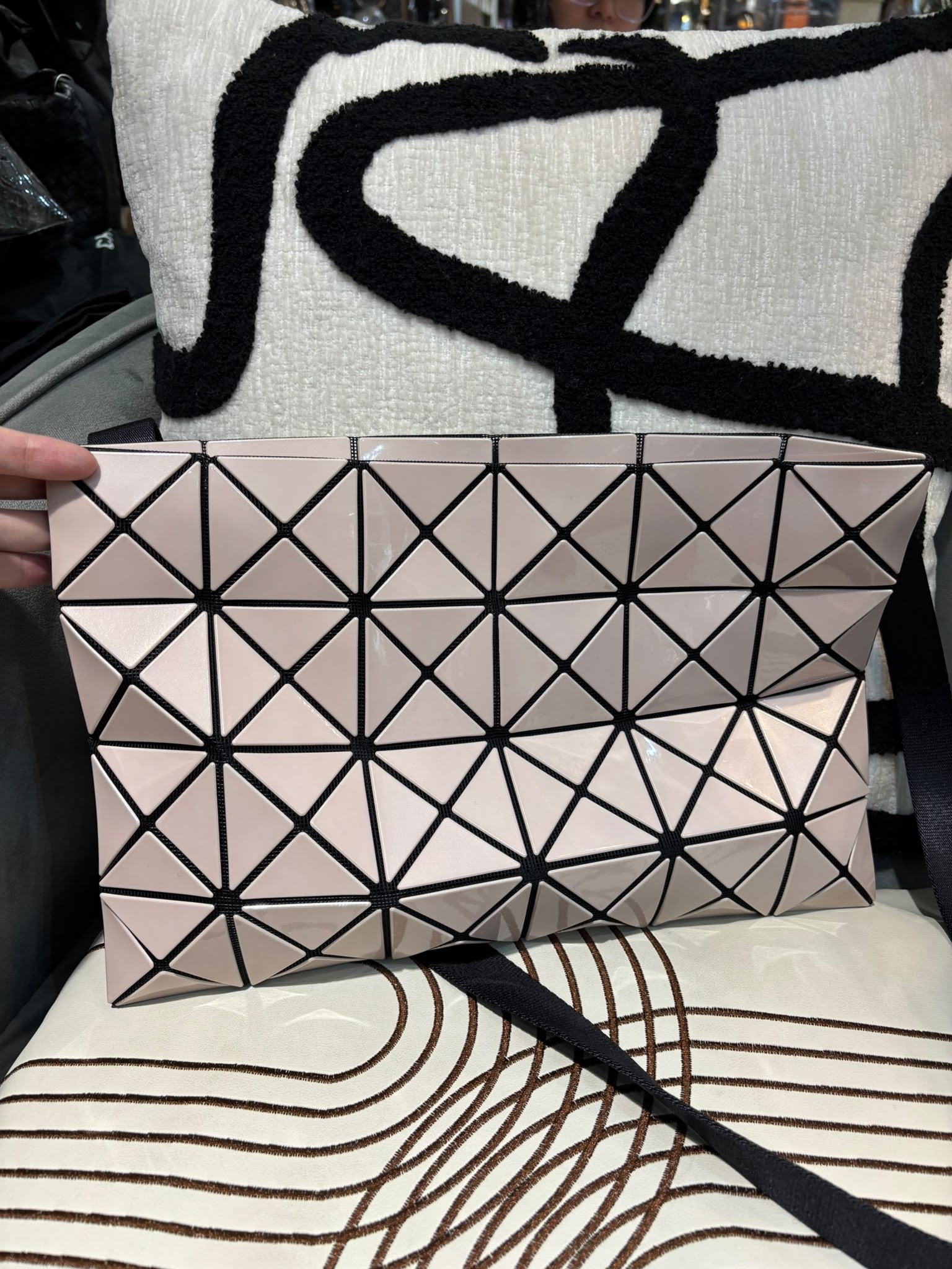Issey Miyake bao bao crossbody bag 100%Authentic, 98%New ✅Dust bag