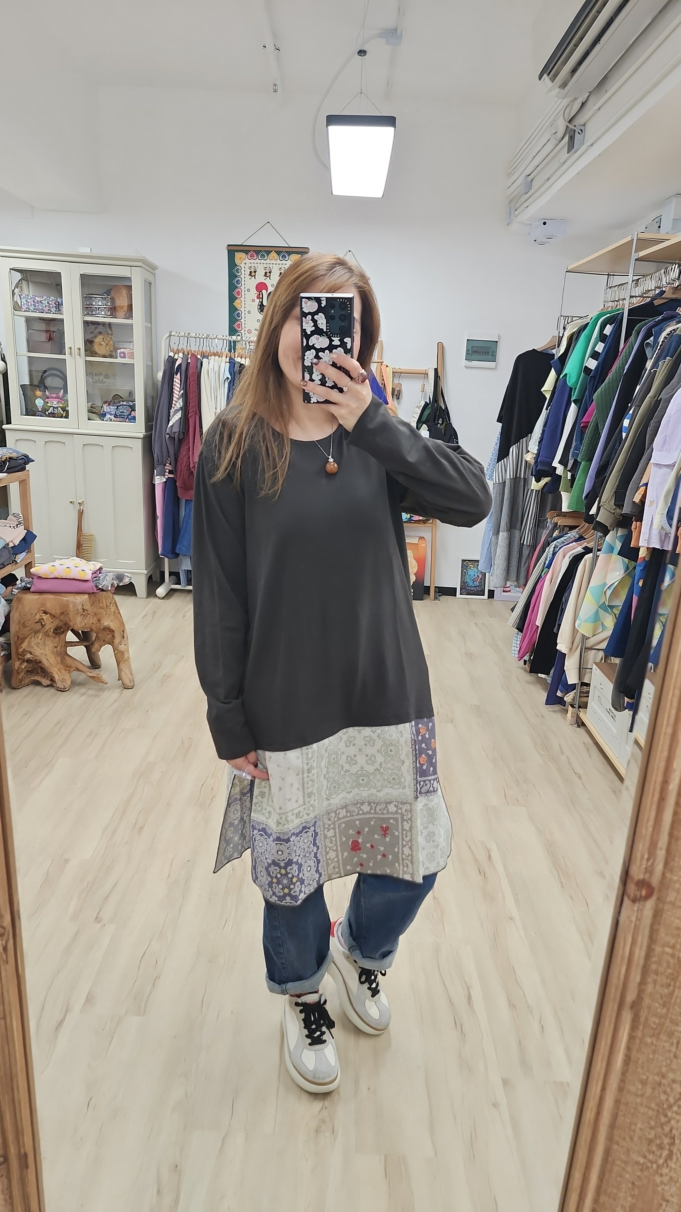 日牌炭灰拼腰果花布中長裙