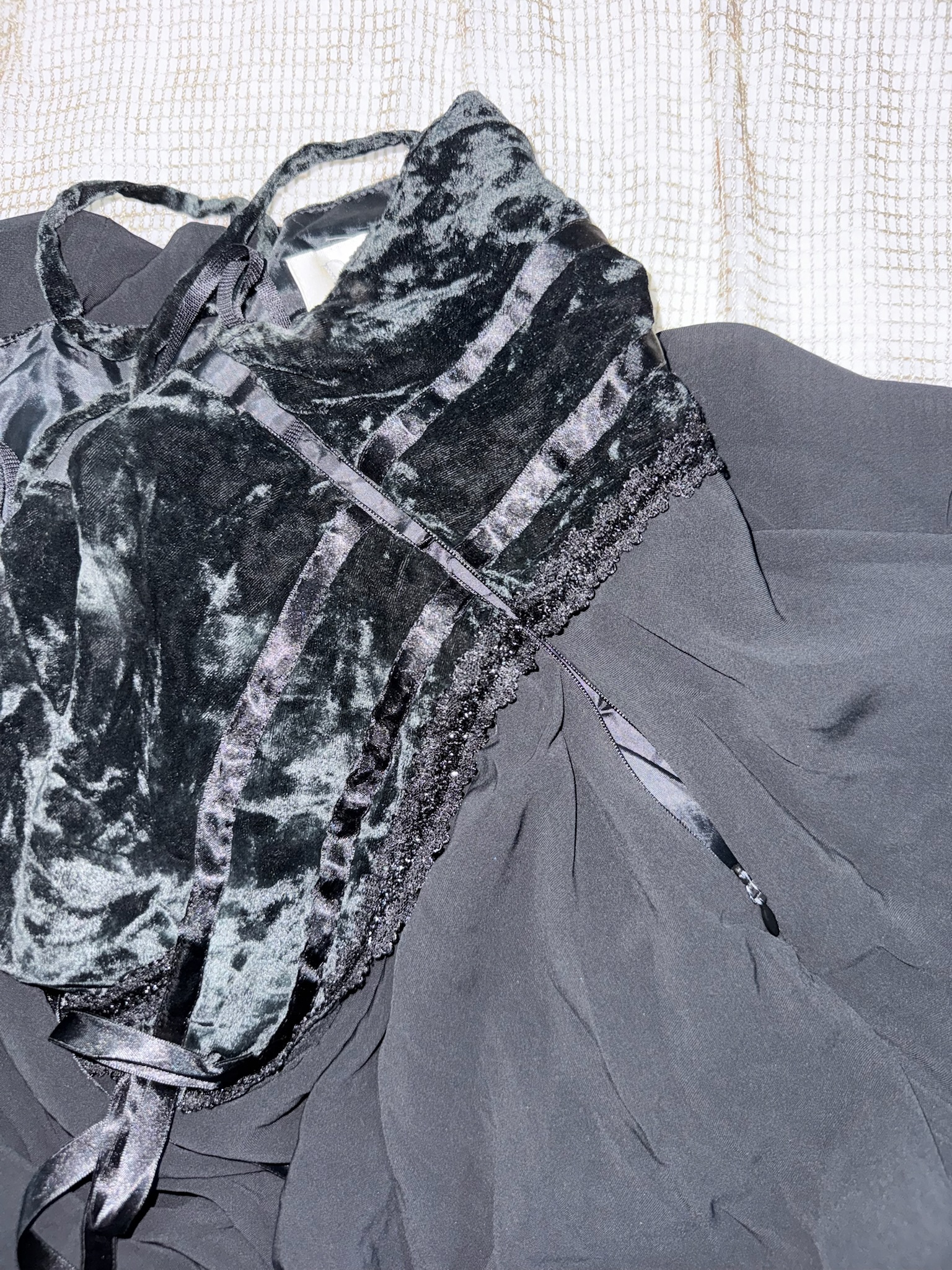 Black Velvet Bodice High-Waist Ribbon Tie Dress