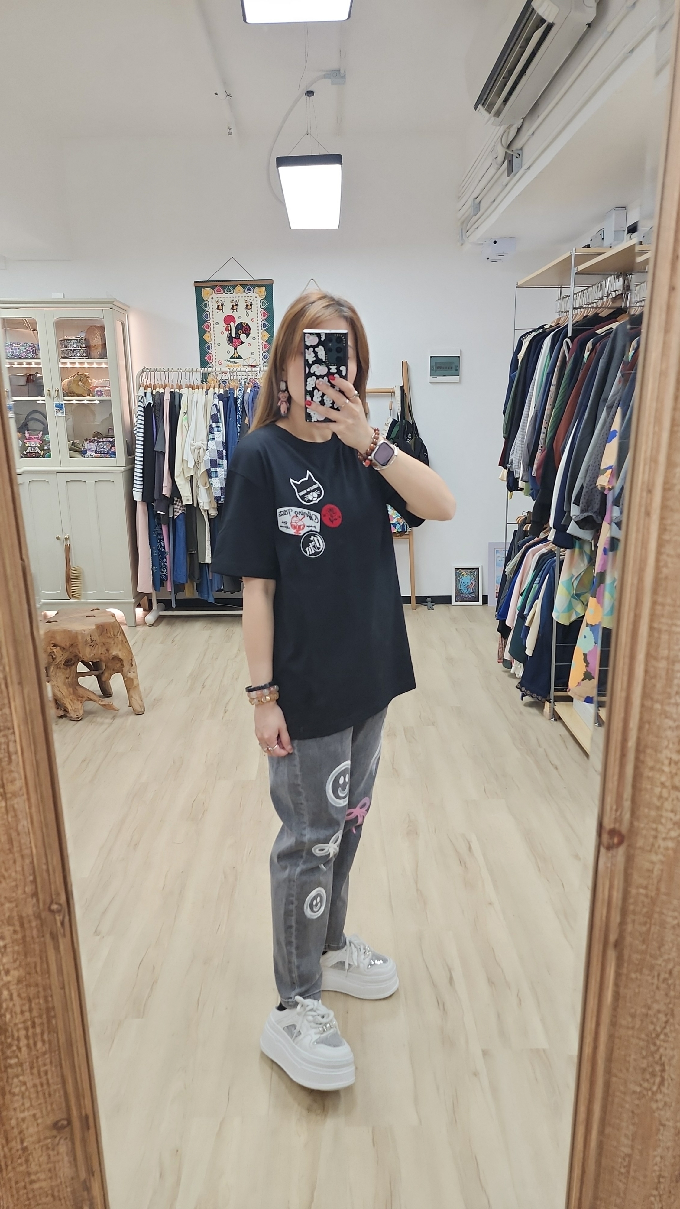 日牌黑拼貓貓車章Tee