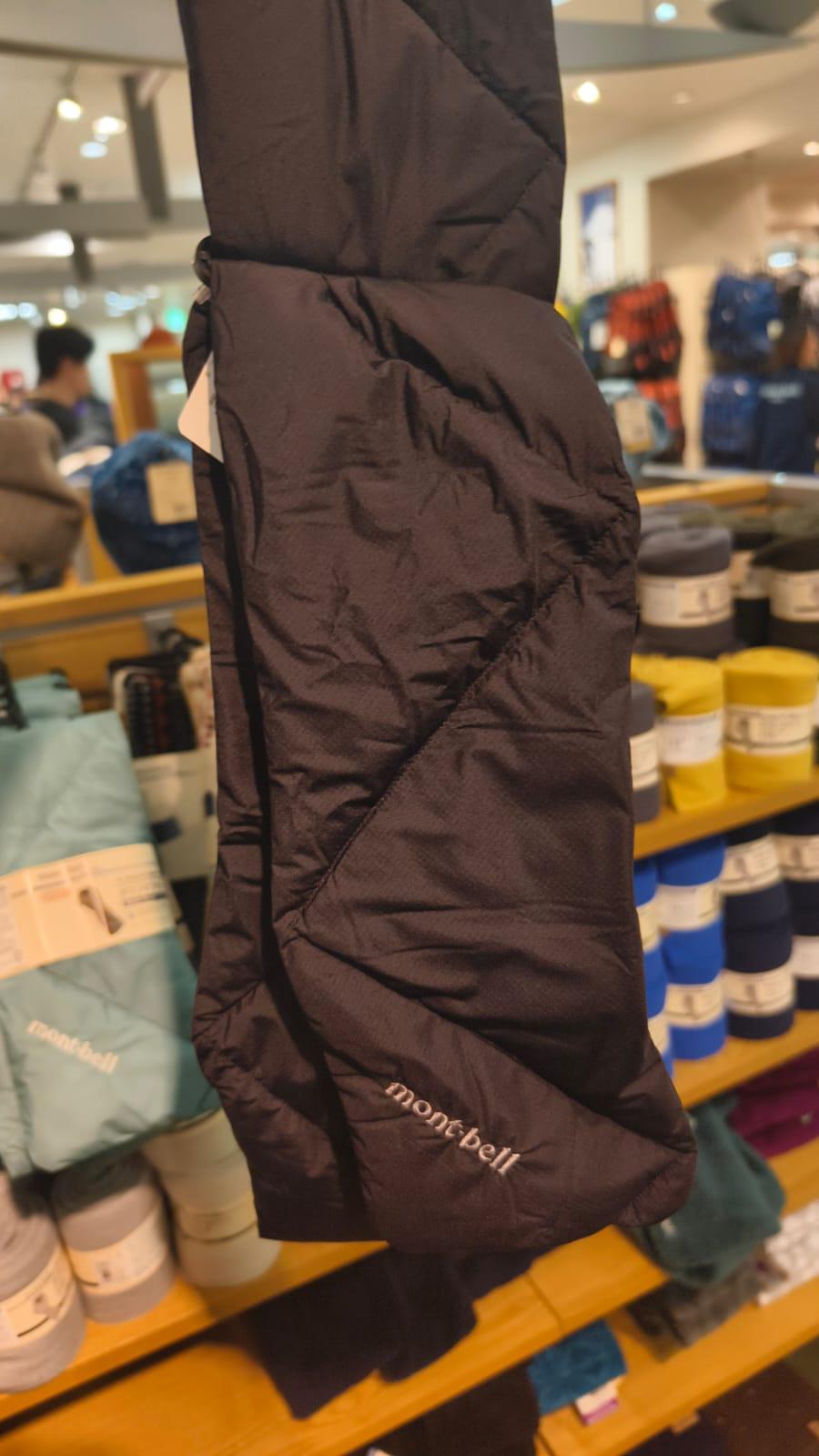 Montbell 羽絨頸巾🧣 超輕又暖！帶上頸無負擔 黑/ mint