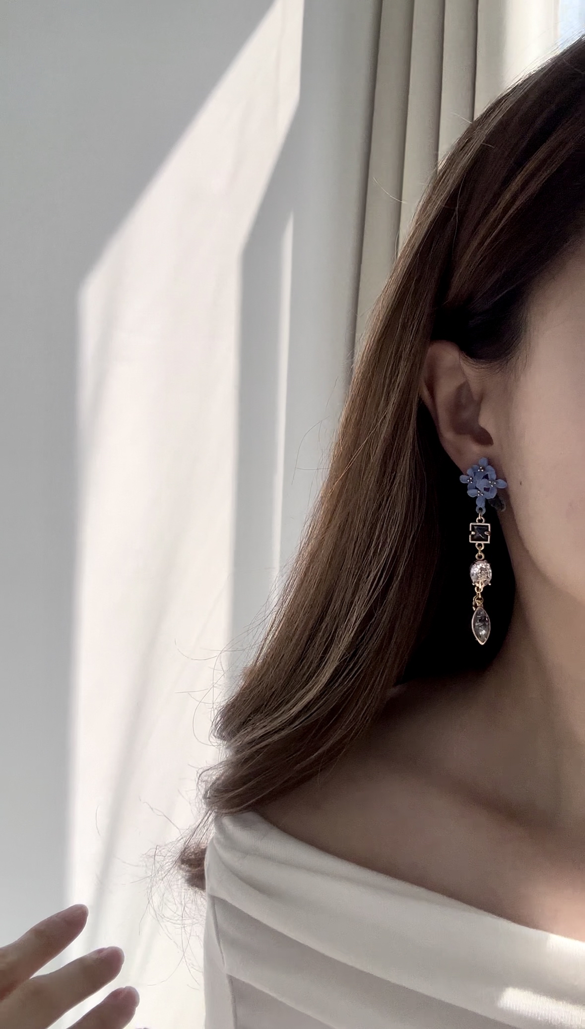 藍花簇水滴晶耳環💙