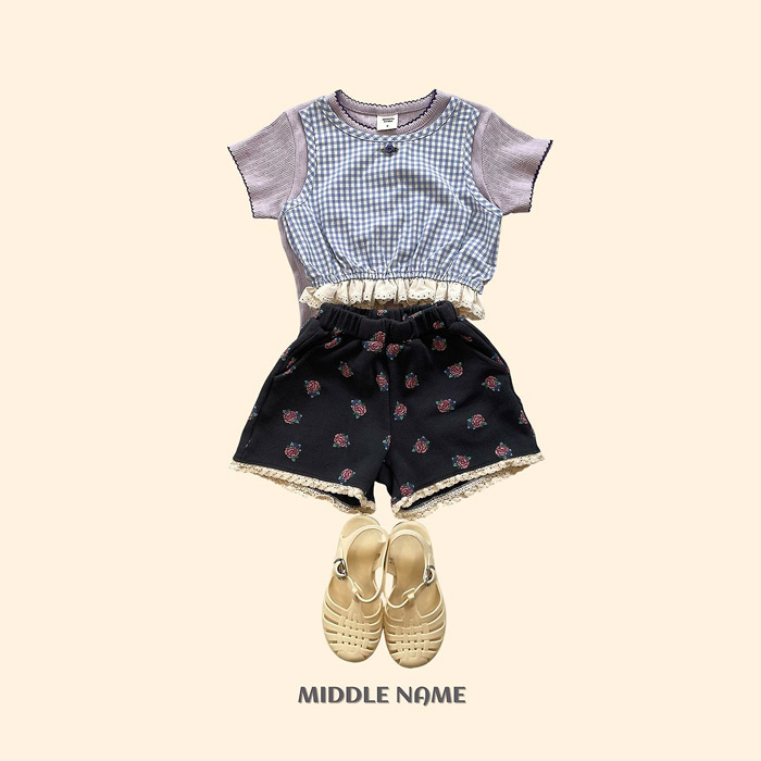 🇰🇷middle name tee