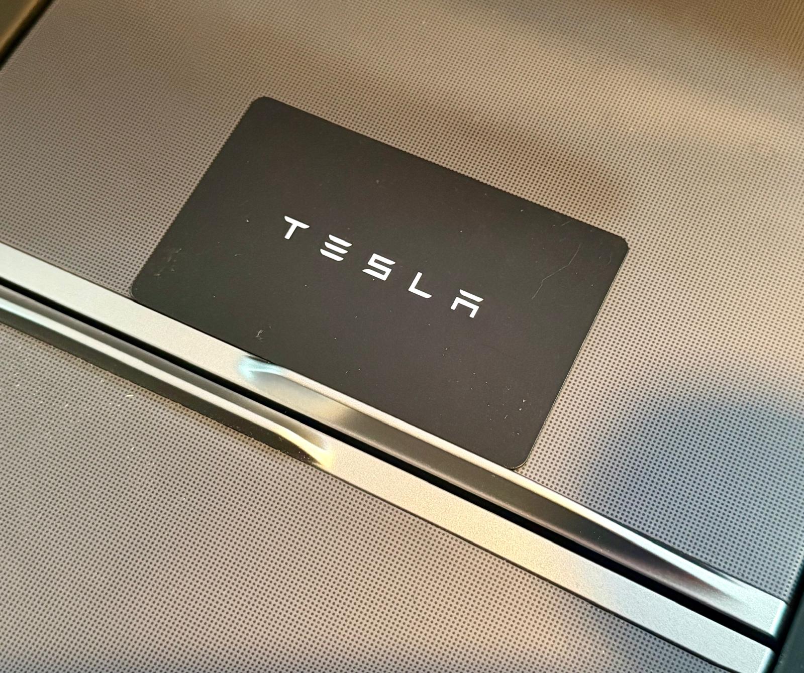 TESLA Model 3 Highland Performance 2024