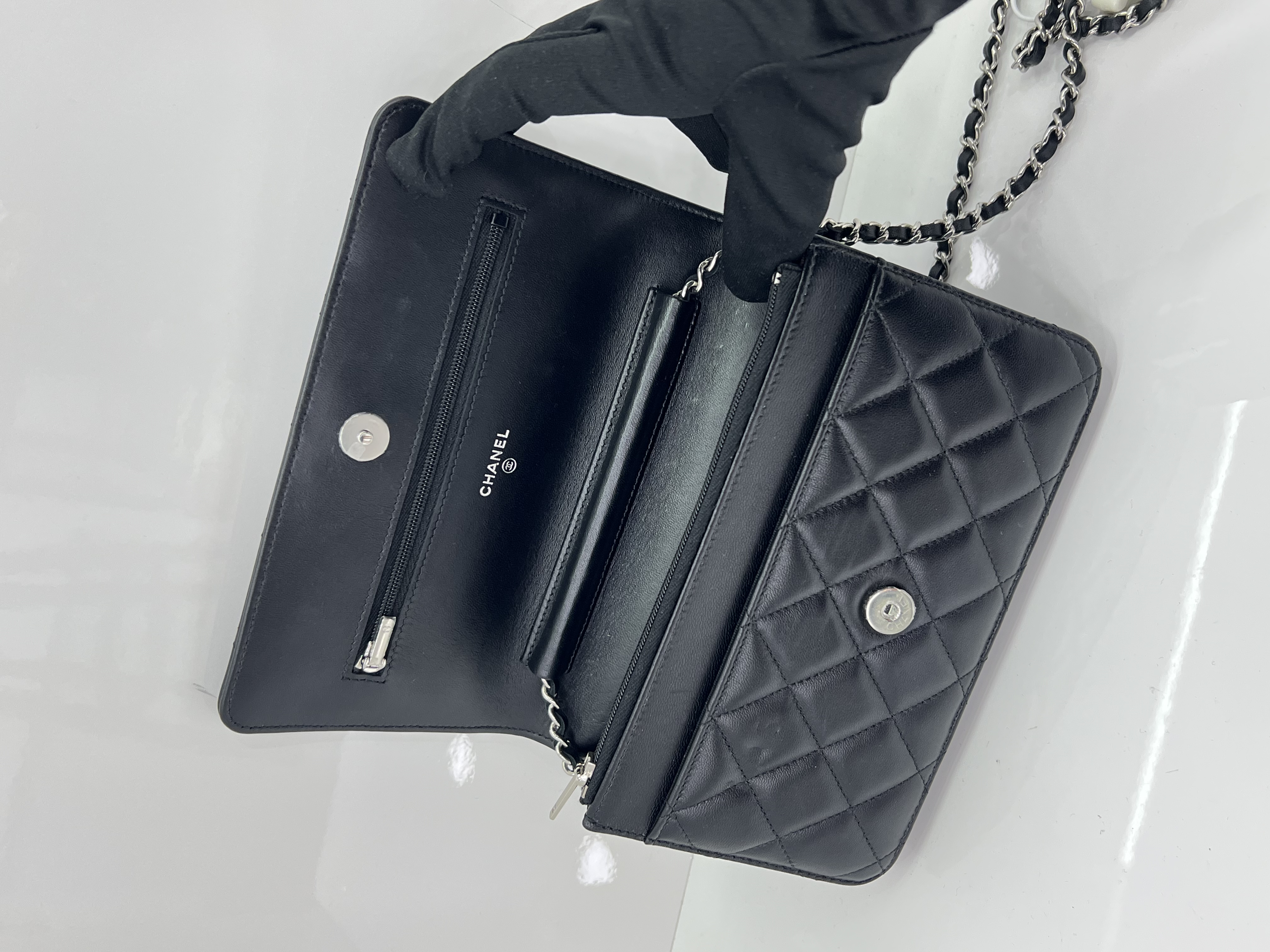 直播貨品 |  [1個-$100 2個-$300］ EE08