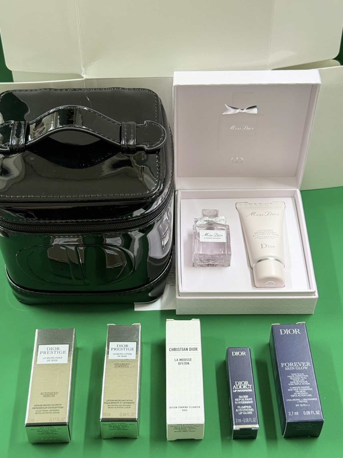 Dior 黑色漆光化妝盒 旅行套裝 *香港專櫃