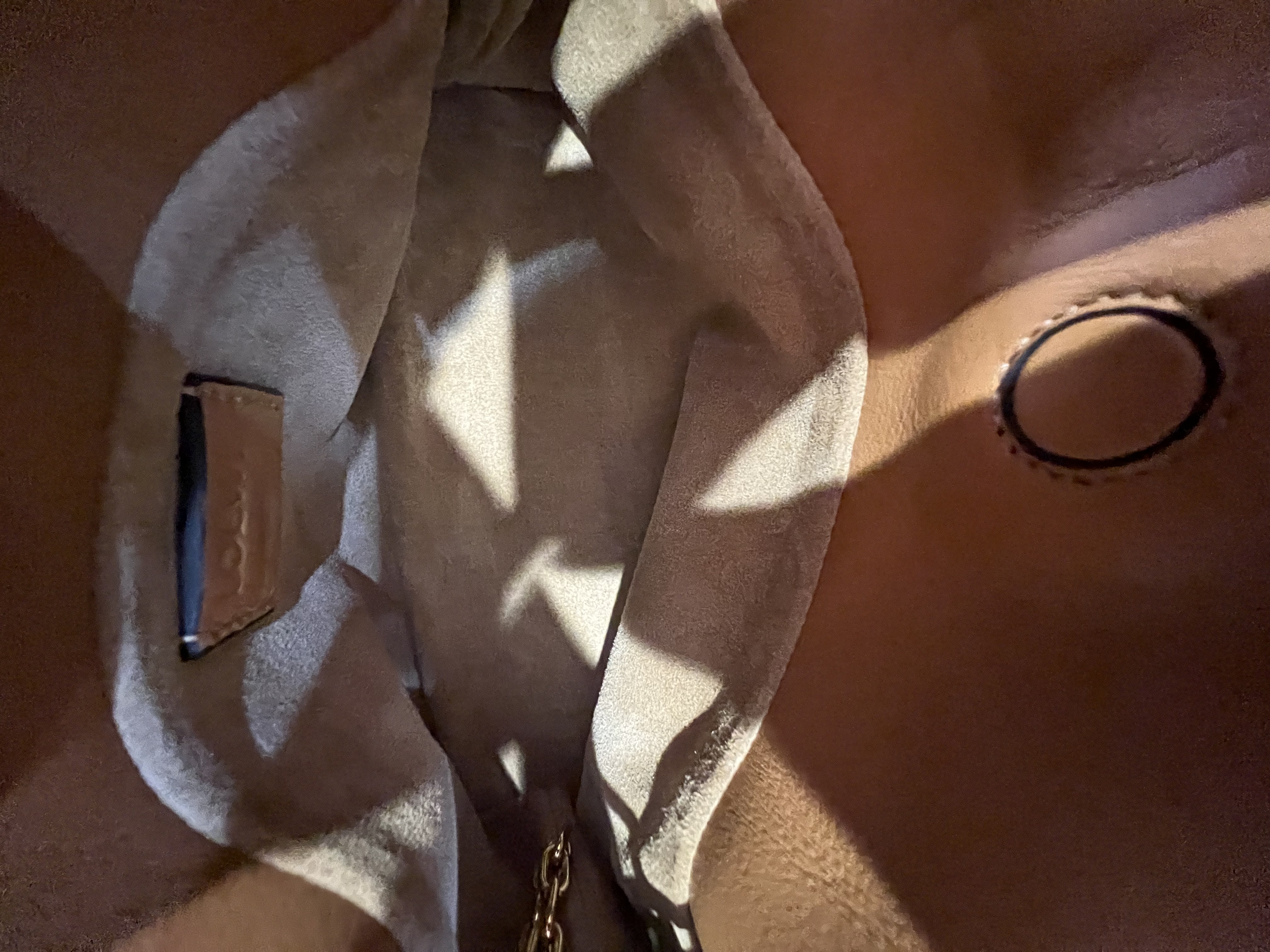 Pre-Owned LOEWE Nano Flamenco Leather Clutch / Product Code: 26041652