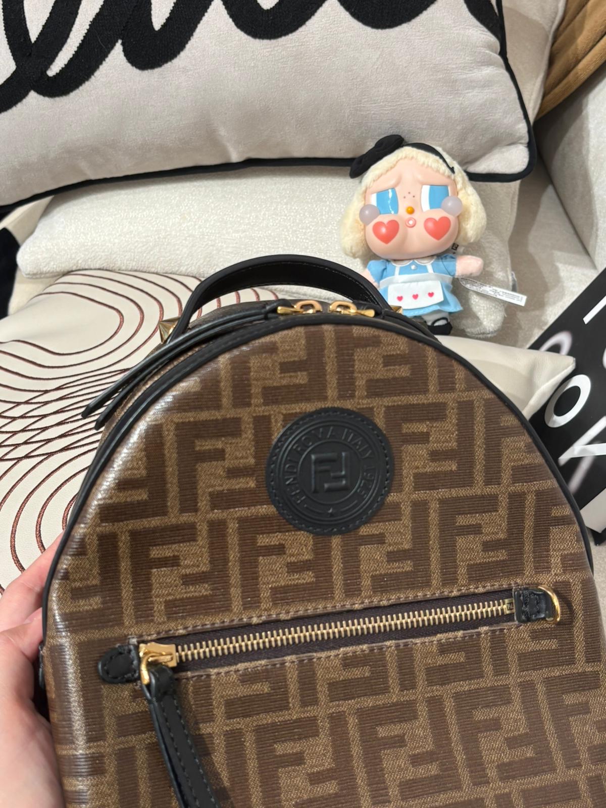 Fendi zucca mini ff backpack 防水背囊,100%Authentic, 98%new✅dust bag 